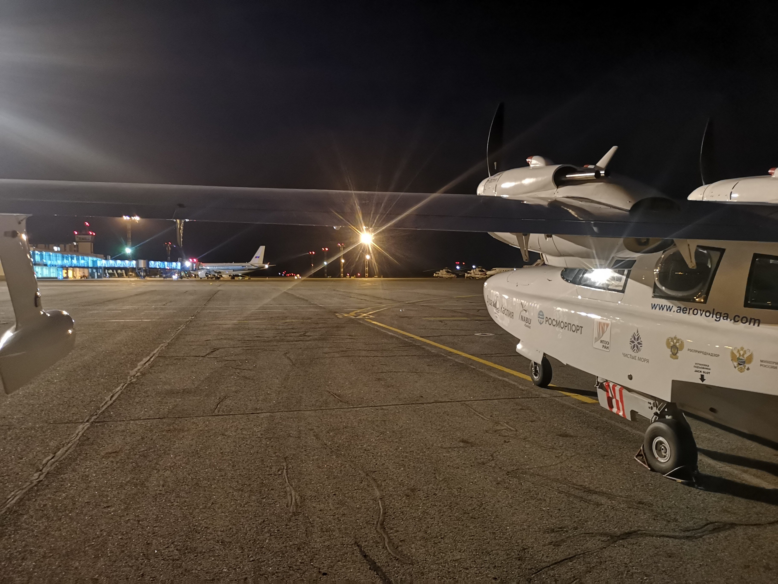 Каспийское море (наука на Ла-8) (2021 г.). Фотоальбом показывающий увлекательный мир авиации и мир медведей Андрея Иванова