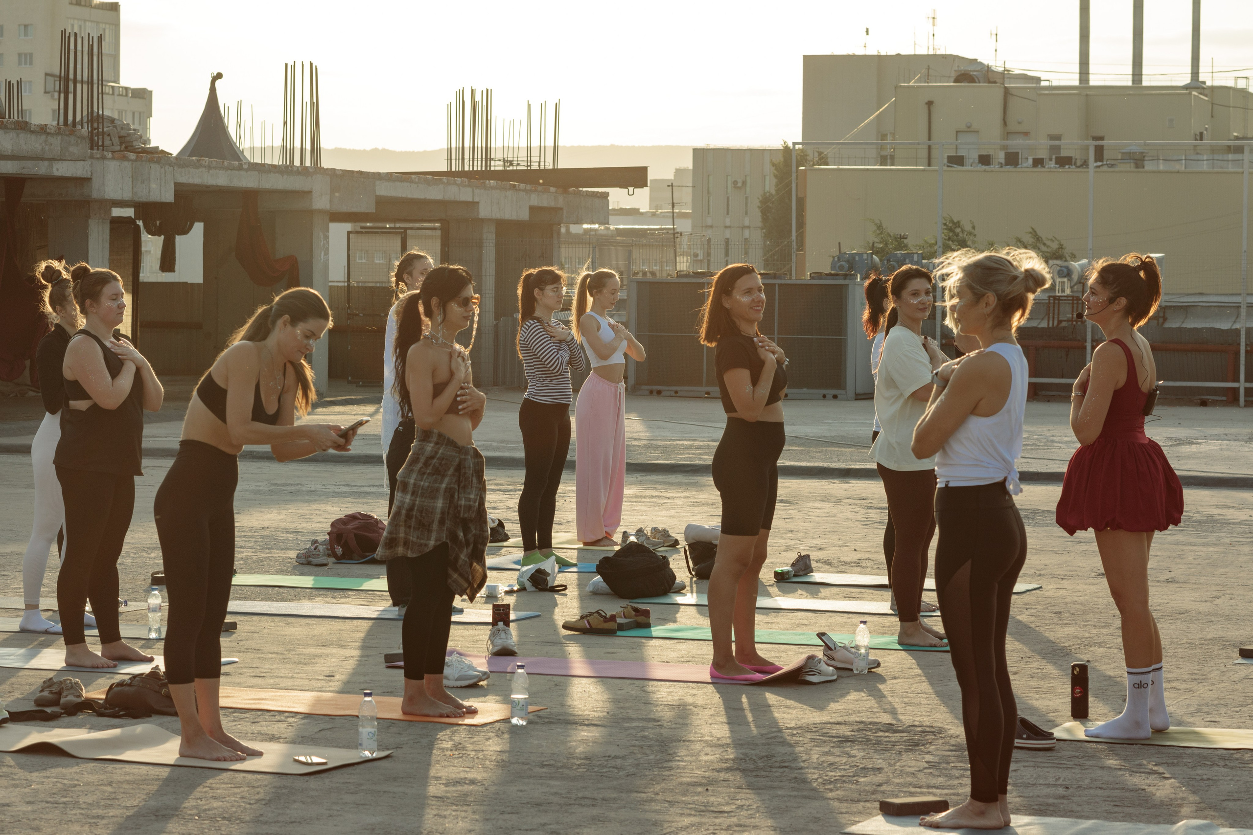 Йога на крыше манежа. Арт фотограф в Саратове, Александр Леонтьев