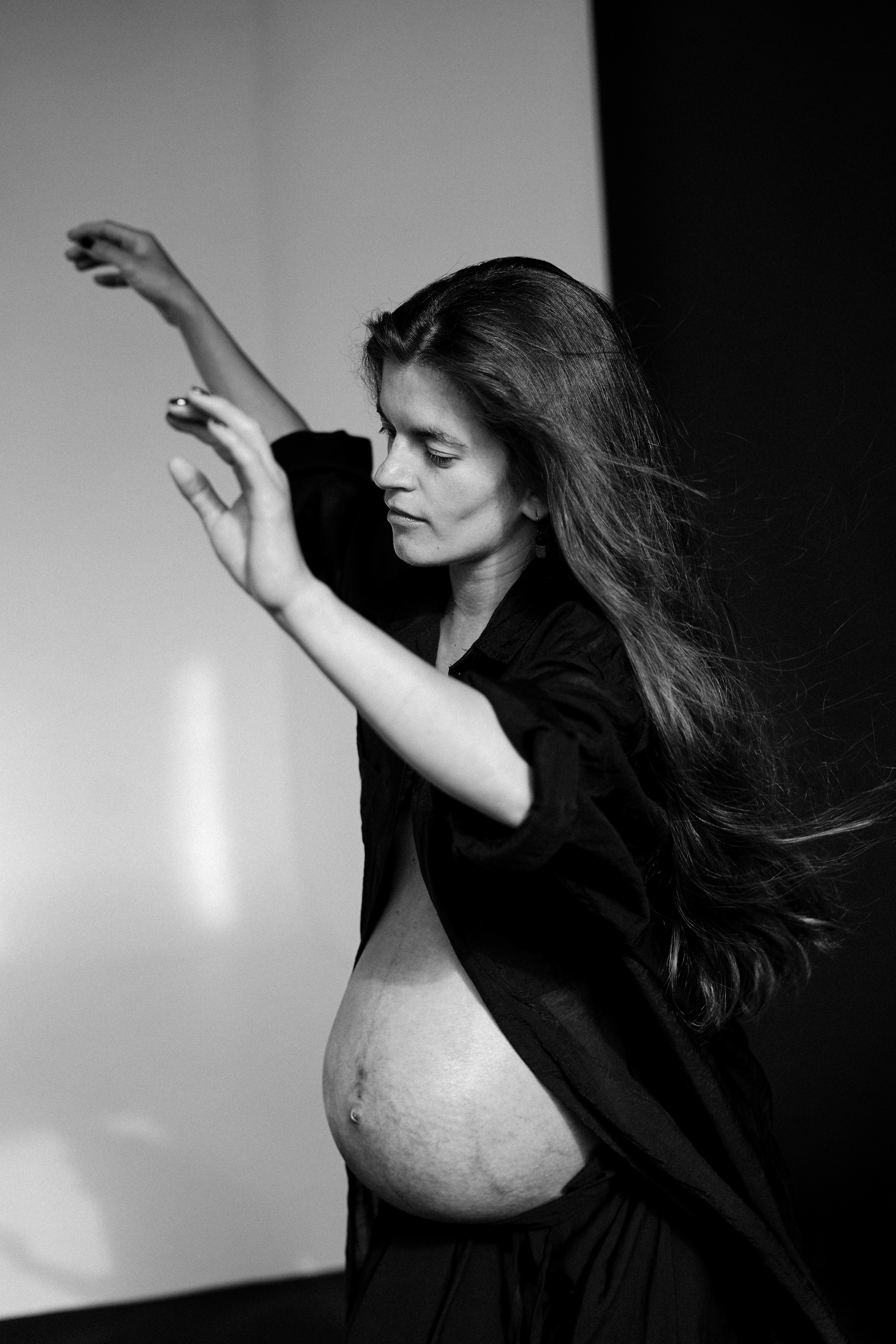 Lota in the sunny studio. Photographer and videographer Valeria Lisauske