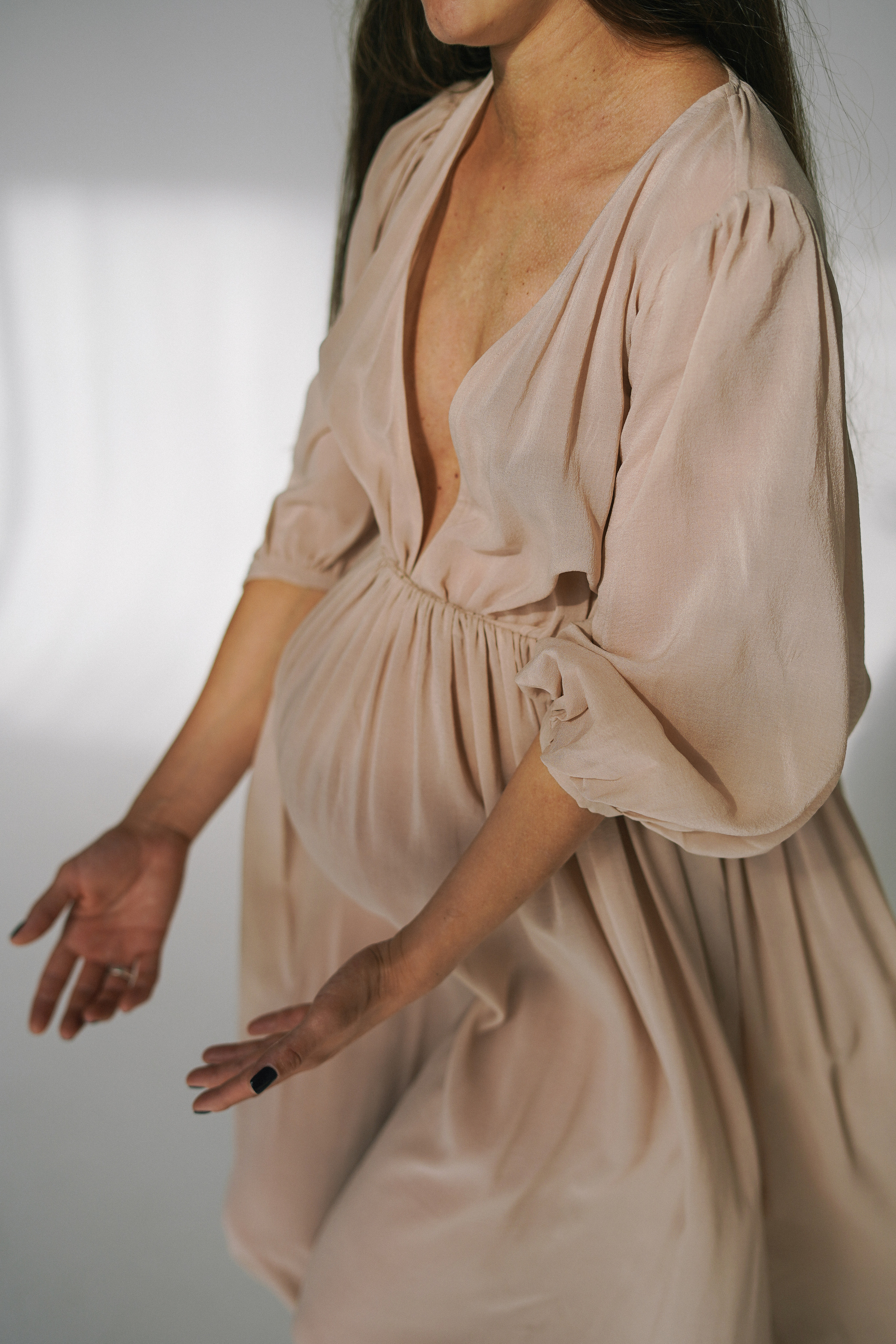 Lota in the sunny studio. Photographer and videographer Valeria Lisauske