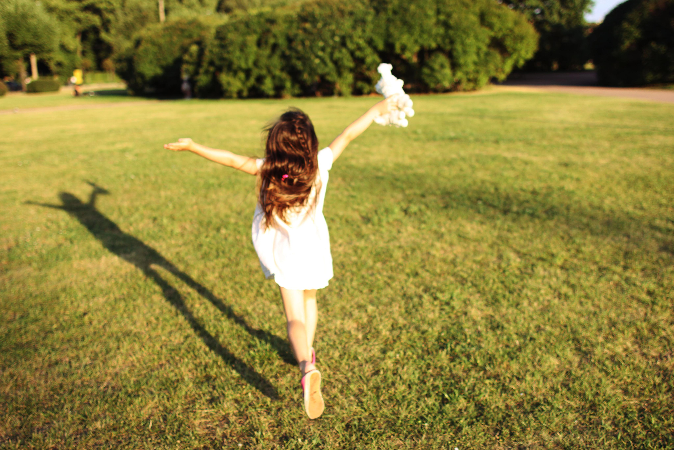 Lily and Amelia in summer. Photographer and videographer Valeria Lisauske