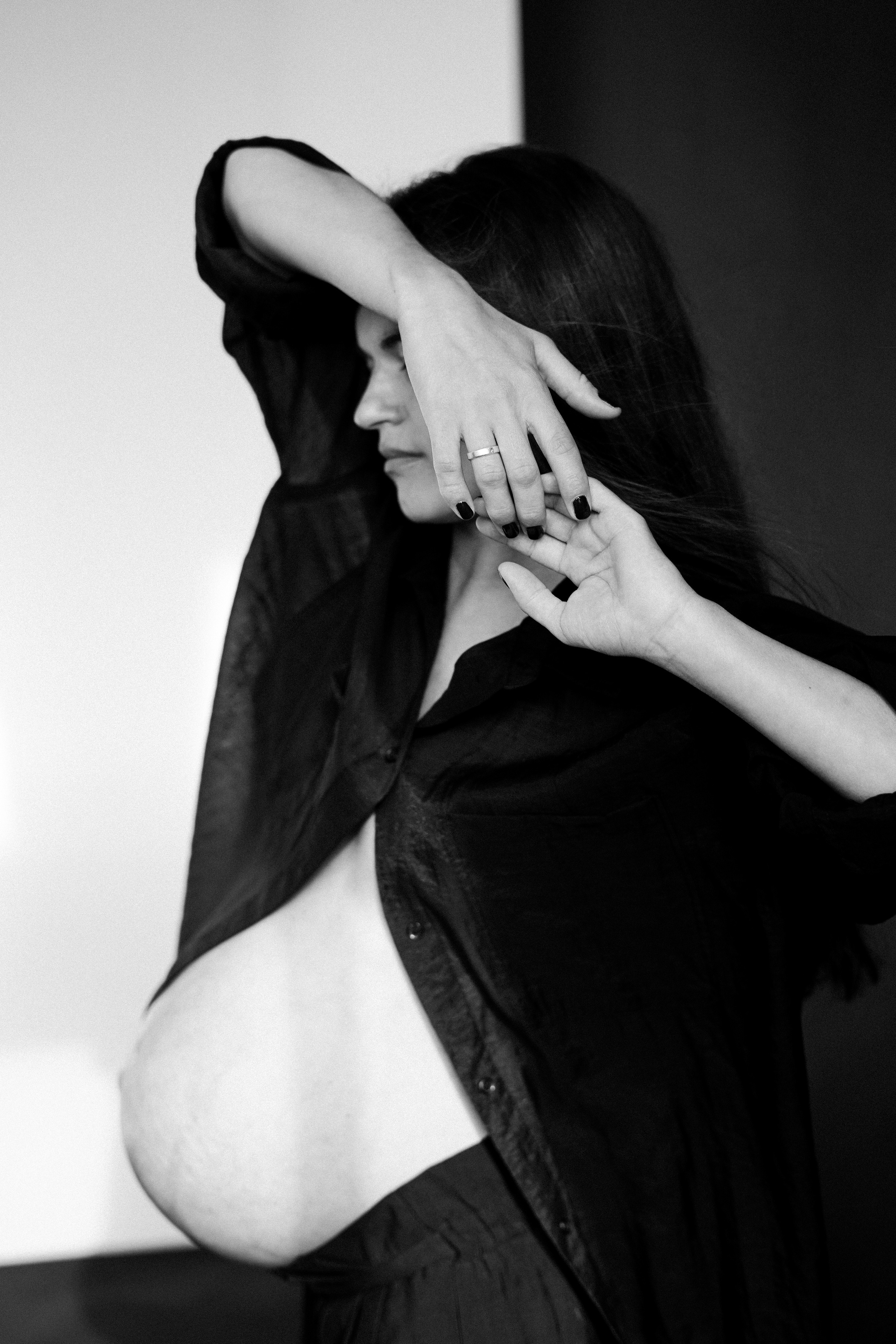 Lota in the sunny studio. Photographer and videographer Valeria Lisauske