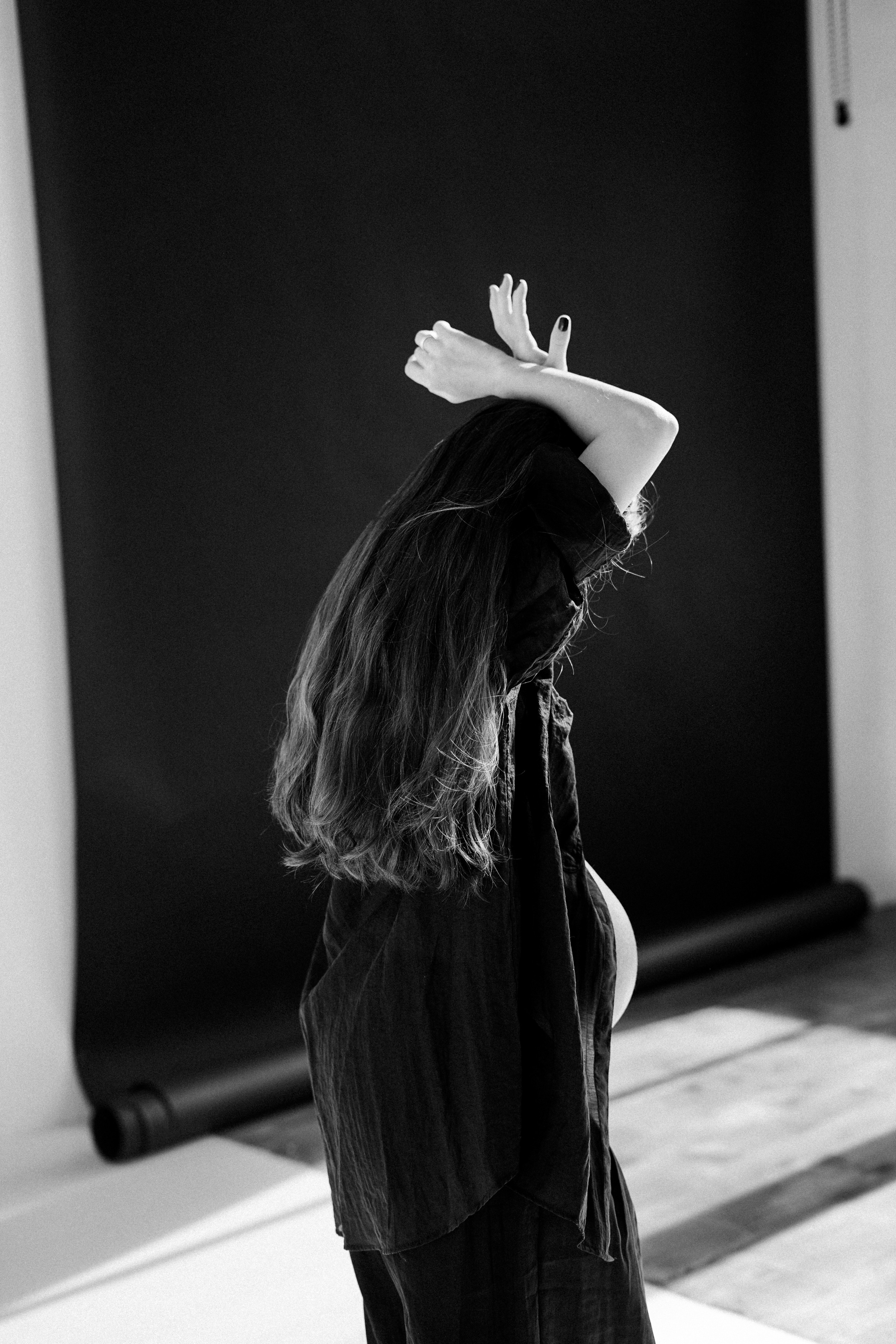 Lota in the sunny studio. Photographer and videographer Valeria Lisauske