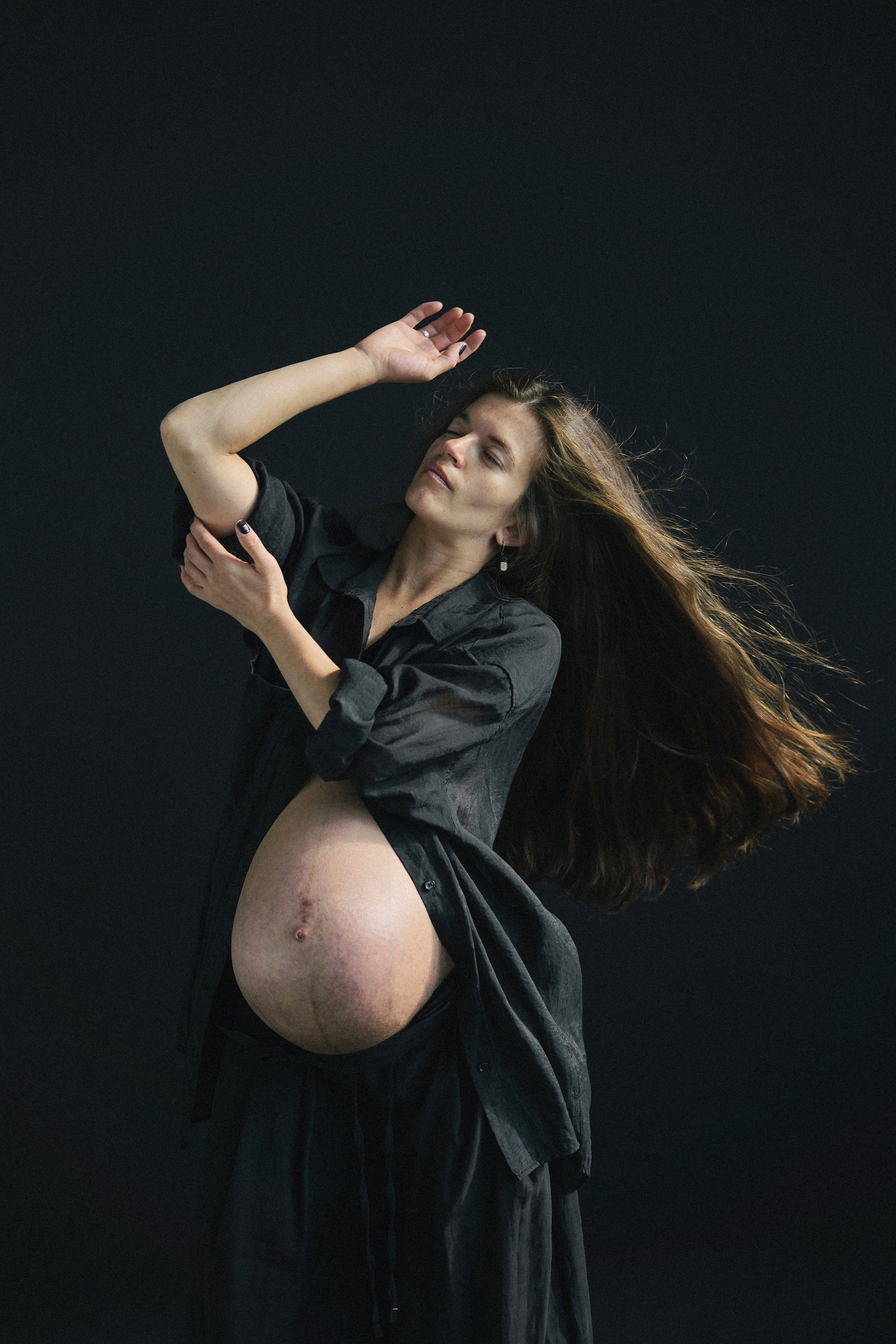 Lota in the sunny studio. Photographer and videographer Valeria Lisauske