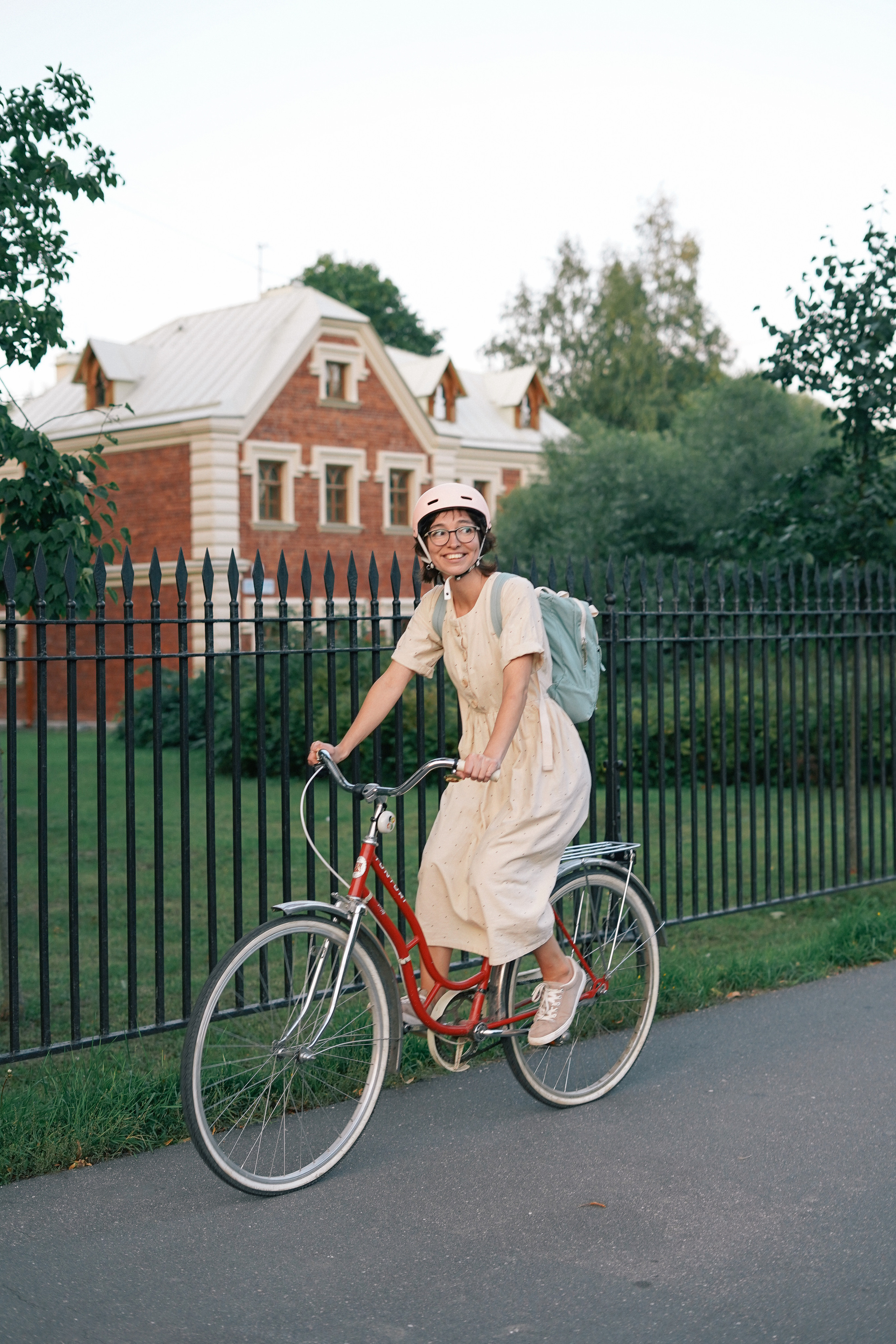 Maria, the bicycle and the end of summer. Photographer and videographer Valeria Lisauske