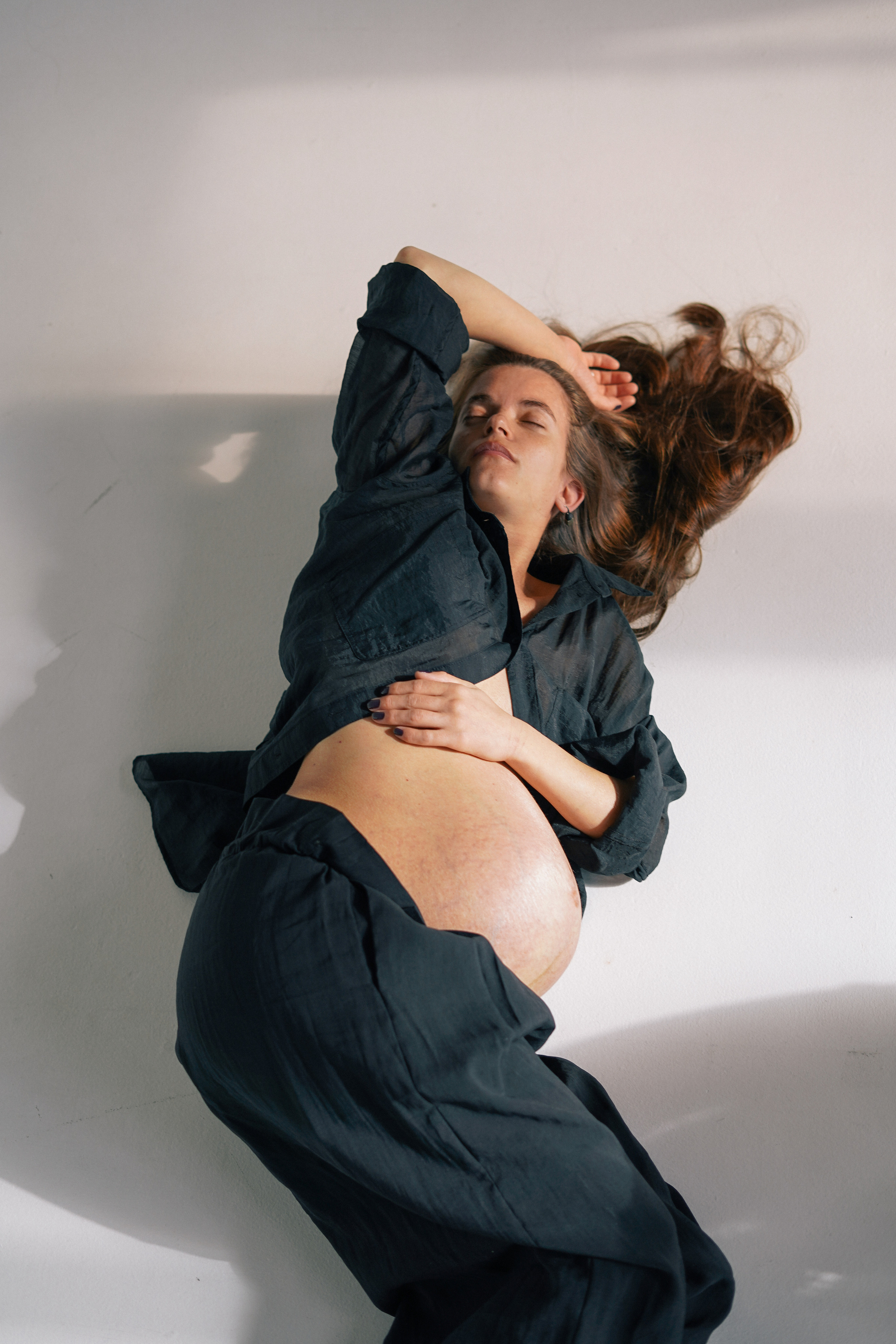 Lota in the sunny studio. Photographer and videographer Valeria Lisauske