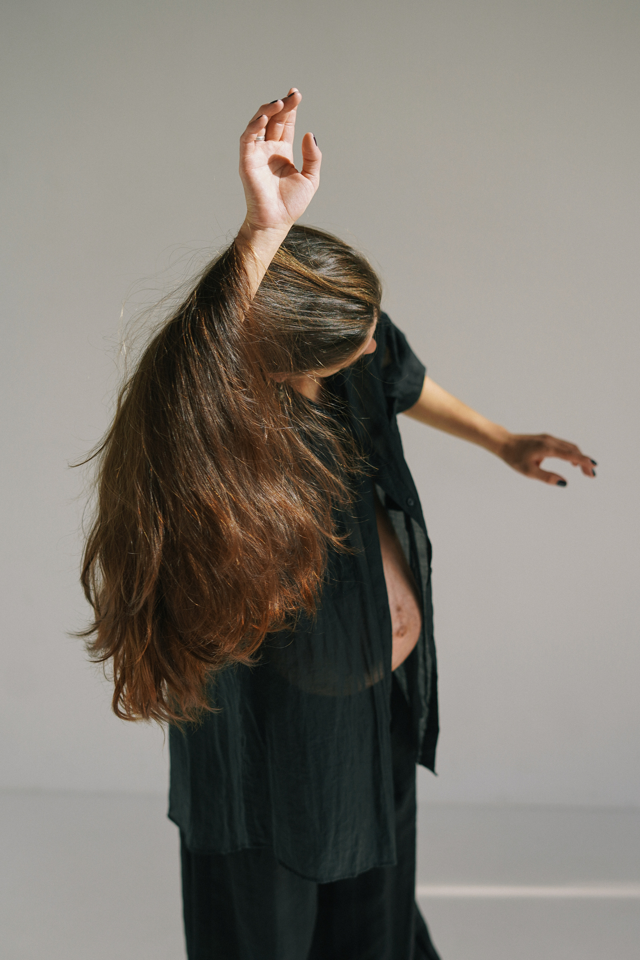 Lota in the sunny studio. Photographer and videographer Valeria Lisauske