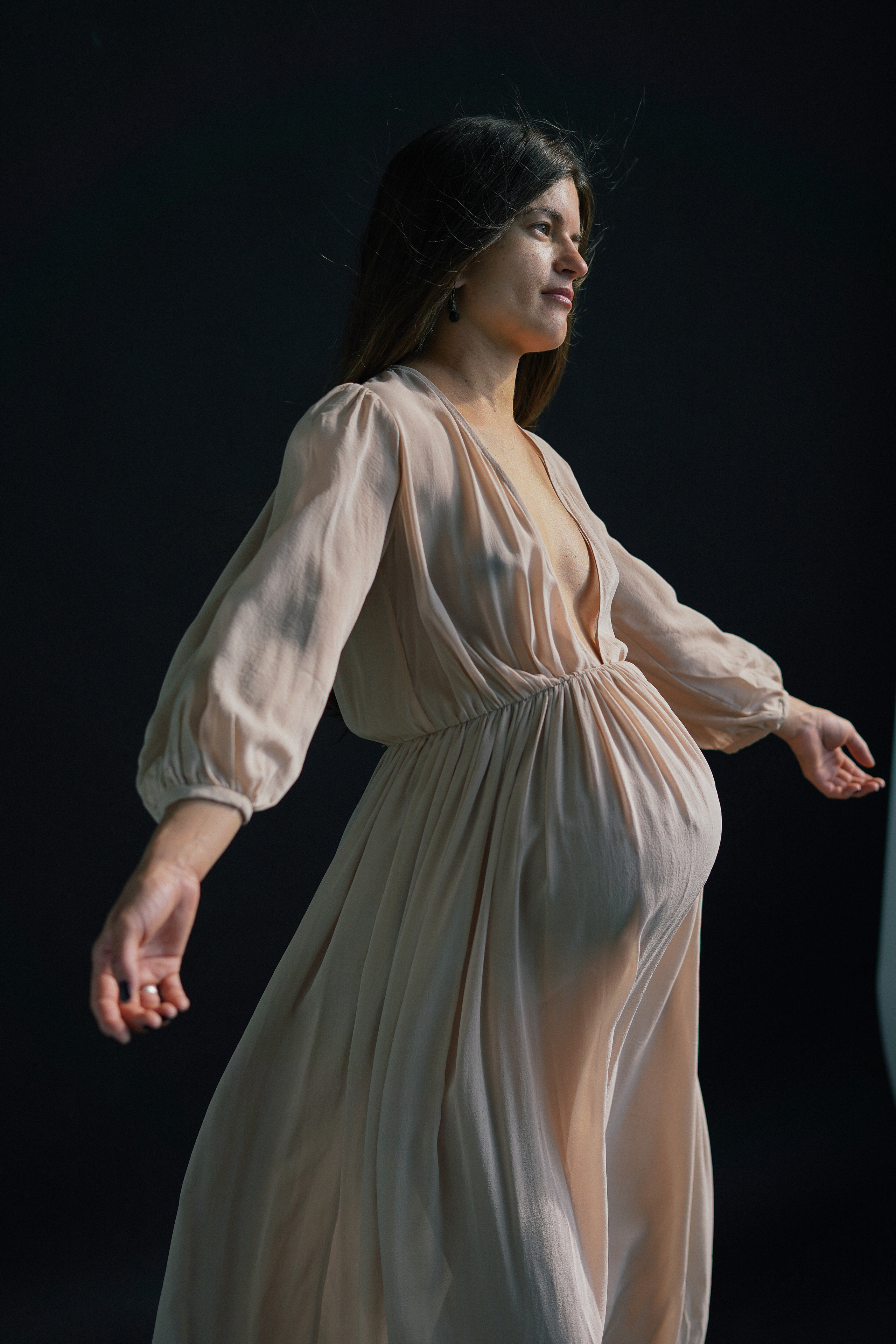 Lota in the sunny studio. Photographer and videographer Valeria Lisauske