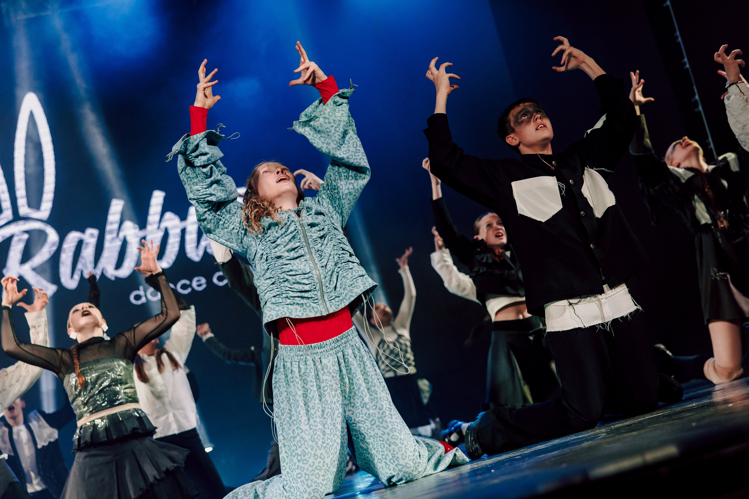 Отчётный концерт танцевальной школы «Red Rabbits» 2025. Лёшка Варзегов — фотограф