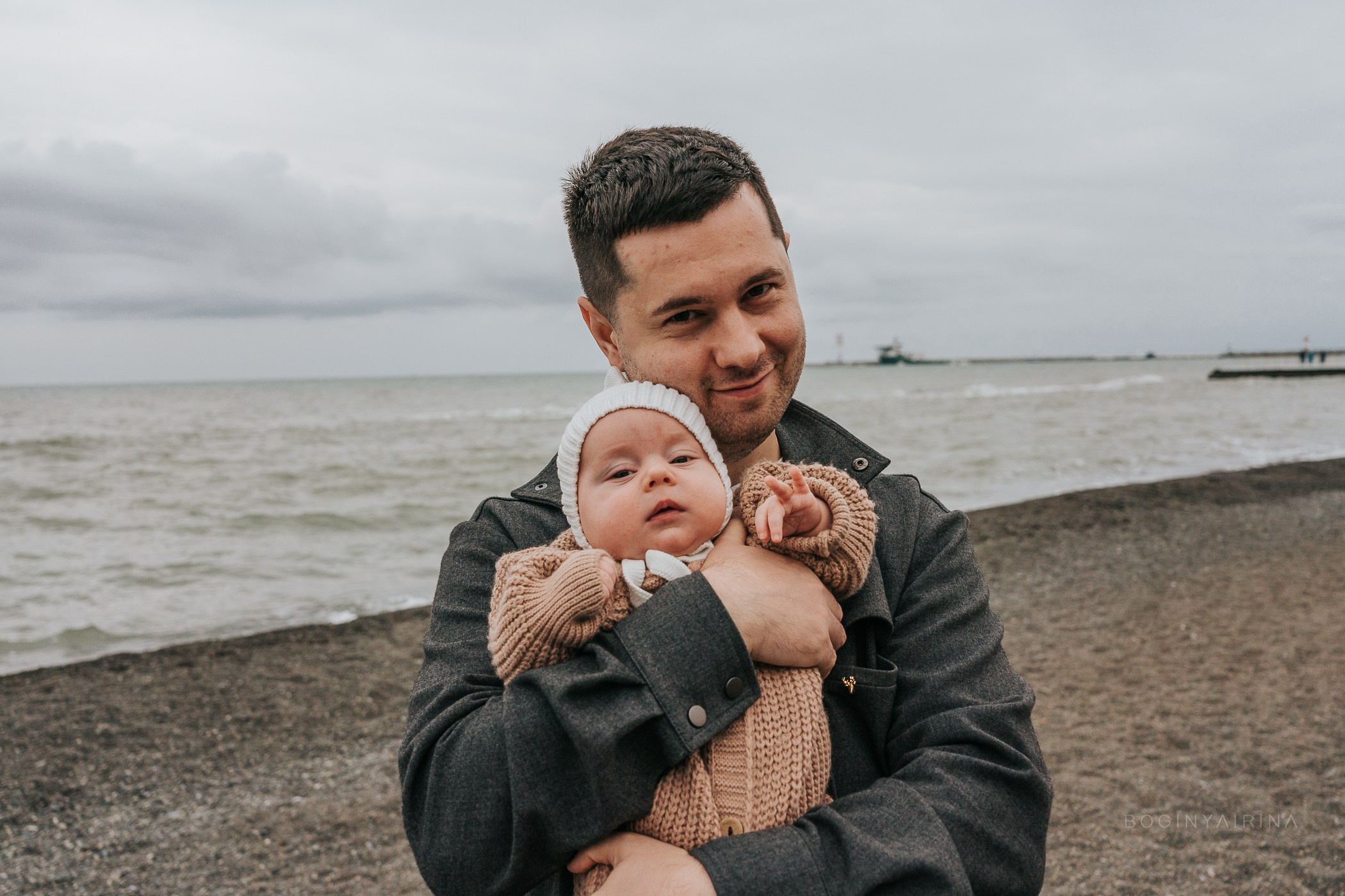 Семейная фотосессия прогулка на море. Фотограф на роды Москва. Фотограф новорожденных Москва