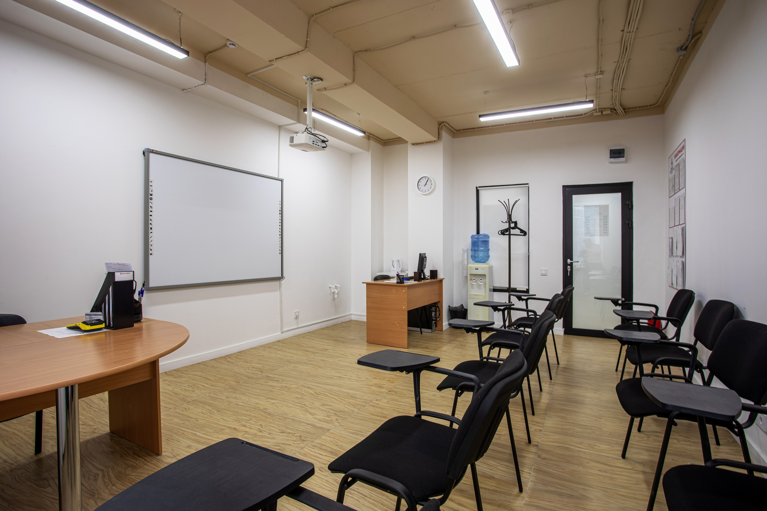 Бизнес-центр My Space Уфа, фото Алексея Муравьёва, современный офис,Лобби бизнес-центра My Space, съёмка фотографа Алексея Муравьёва, деловая атмосфера,Офисные помещения My Space Уфа, работа фотографа Алексея Муравьёва, деловой интерьер,Конференц-зал бизнес-центра My Space, фото Алексея Муравьёва, бизнес-встречи,Рецепция бизнес-центра My Space Уфа, съёмка Алексея Муравьёва, премиальный дизайн,Офисное пространство My Space, фото Алексея Муравьёва, рабочая зона,Панорамные окна бизнес-центра My Space, работа фотографа Алексея Муравьёва, вид на город,Лифт бизнес-центра My Space Уфа, съёмка Алексея Муравьёва, комфорт,Переговорная комната My Space, фото Алексея Муравьёва, деловой стиль,Зона отдыха бизнес-центра My Space, работа фотографа Алексея Муравьёва, комфорт для сотрудников,Инфраструктура My Space Уфа, съёмка Алексея Муравьёва, бизнес-услуги,Паркинг бизнес-центра My Space, фото Алексея Муравьёва, безопасность,Вестибюль My Space, работа фотографа Алексея Муравьёва, элегантность,Офисные кабинеты бизнес-центра My Space, съёмка Алексея Муравьёва, функциональность,Общественные зоны My Space Уфа, фото Алексея Муравьёва, современный дизайн,Рецепция и зона ожидания My Space, работа фотографа Алексея Муравьёва, стиль,Офисные перегородки бизнес-центра My Space, съёмка Алексея Муравьёва, зонирование,Интерьер бизнес-центра My Space Уфа, фото Алексея Муравьёва, деловой интерьер,Офисная мебель My Space, работа фотографа Алексея Муравьёва, эргономичность,Освещение бизнес-центра My Space, съёмка Алексея Муравьёва, комфорт для работы