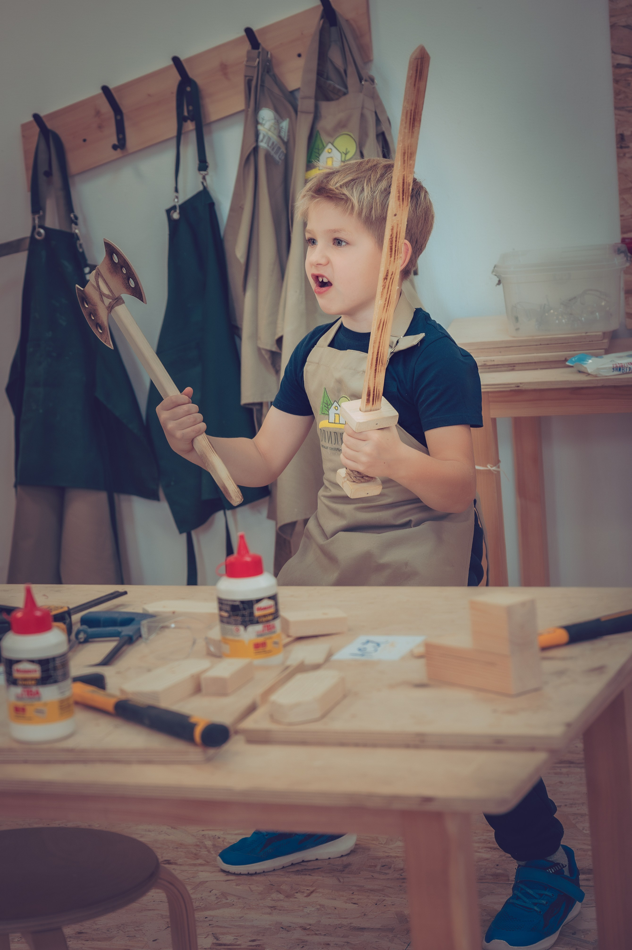 Репортаж из детской столярной мастерской. Семейный фотограф Руслан Каримов Одинцово Москва