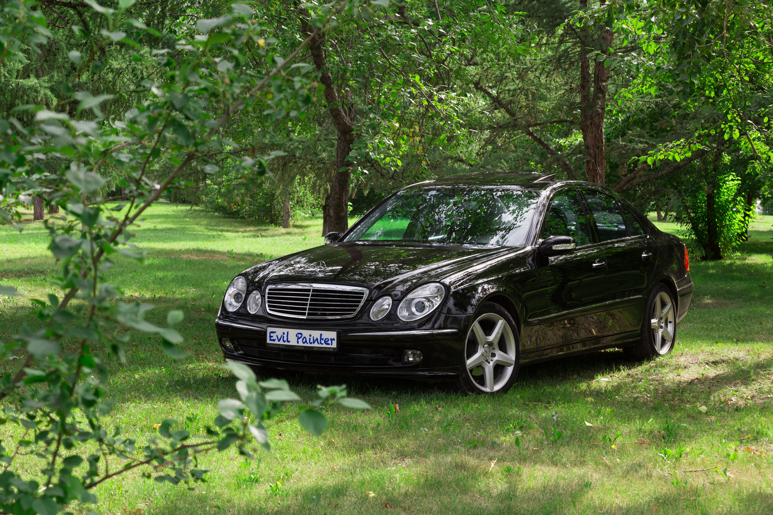 Фотосъемка автомобиля Mercedes для Evil Painter. Интерьерный фотограф и ретушер в Красноярске Денис Антропов