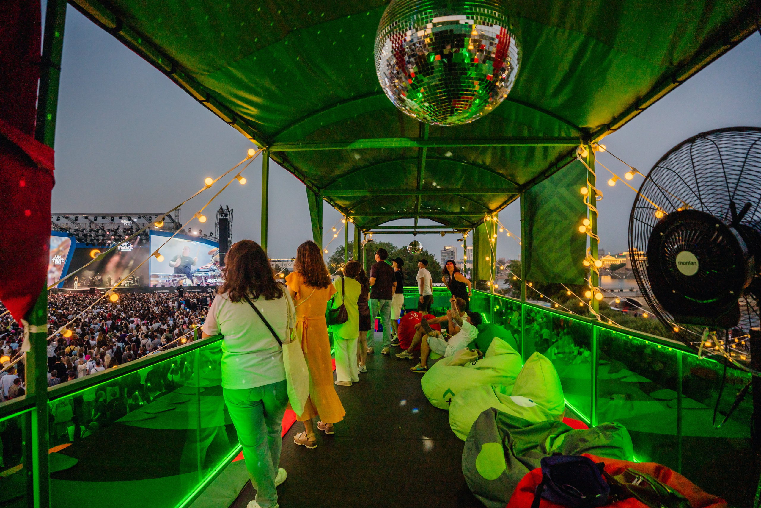 Пятерочка на VK фесте. Видеограф и Фотограф в Челябинске Ксения и Владимир Рюмины