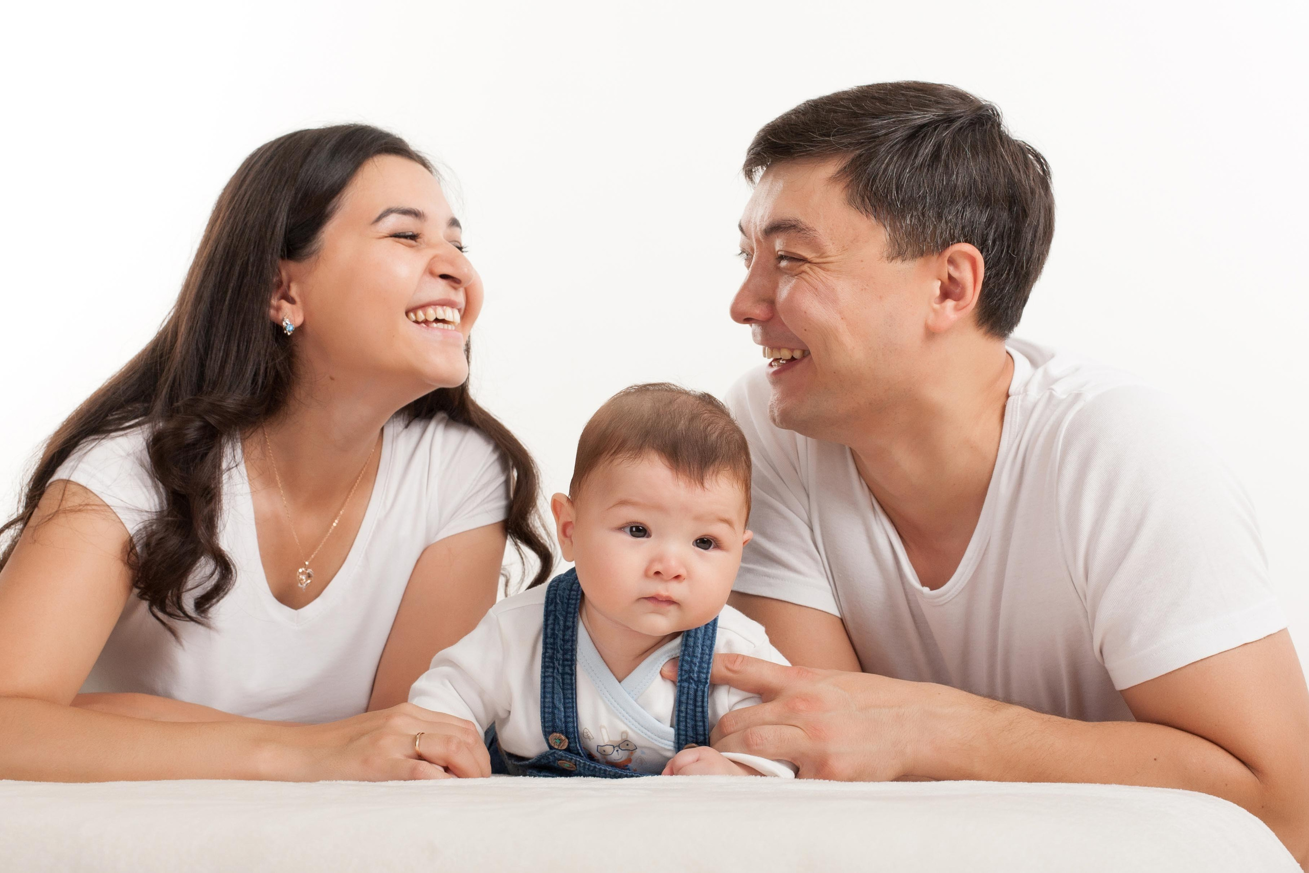 Фотосессия семейная. Фотостудия Алматы. Семейная и детская фотостудия Family studio.Фотограф Алматы