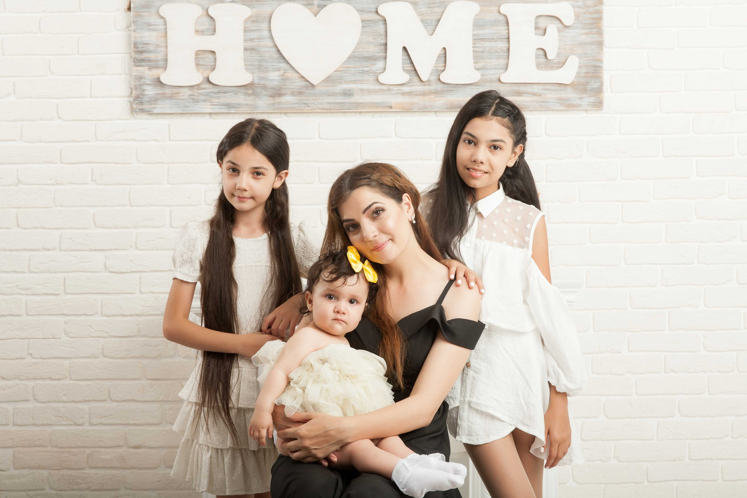 Фотосессия семейная. Фотостудия Алматы. Семейная и детская фотостудия Family studio.Фотограф Алматы