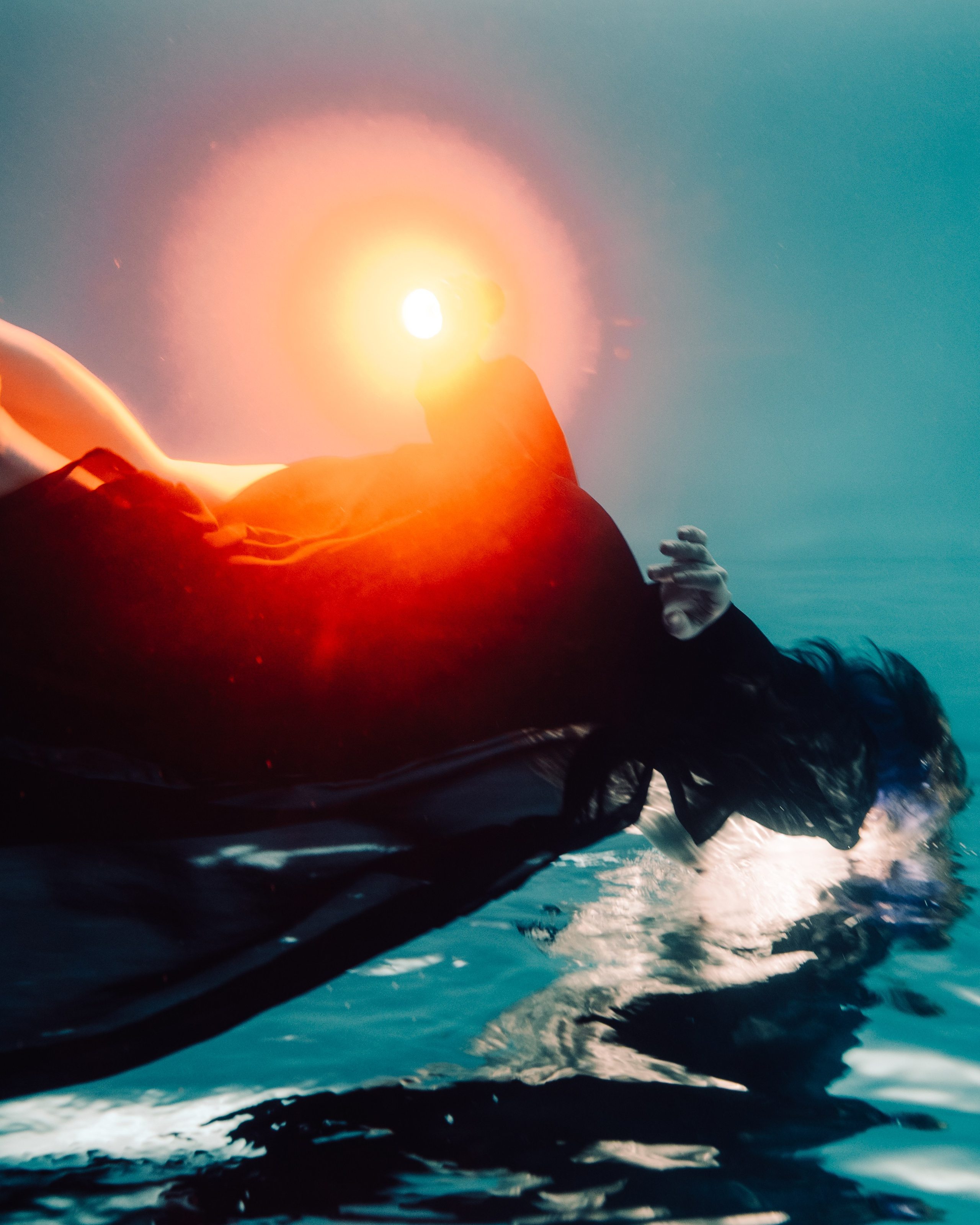 Женская психологическая съёмка под водой. Фотоведьма Дарья Нечинская