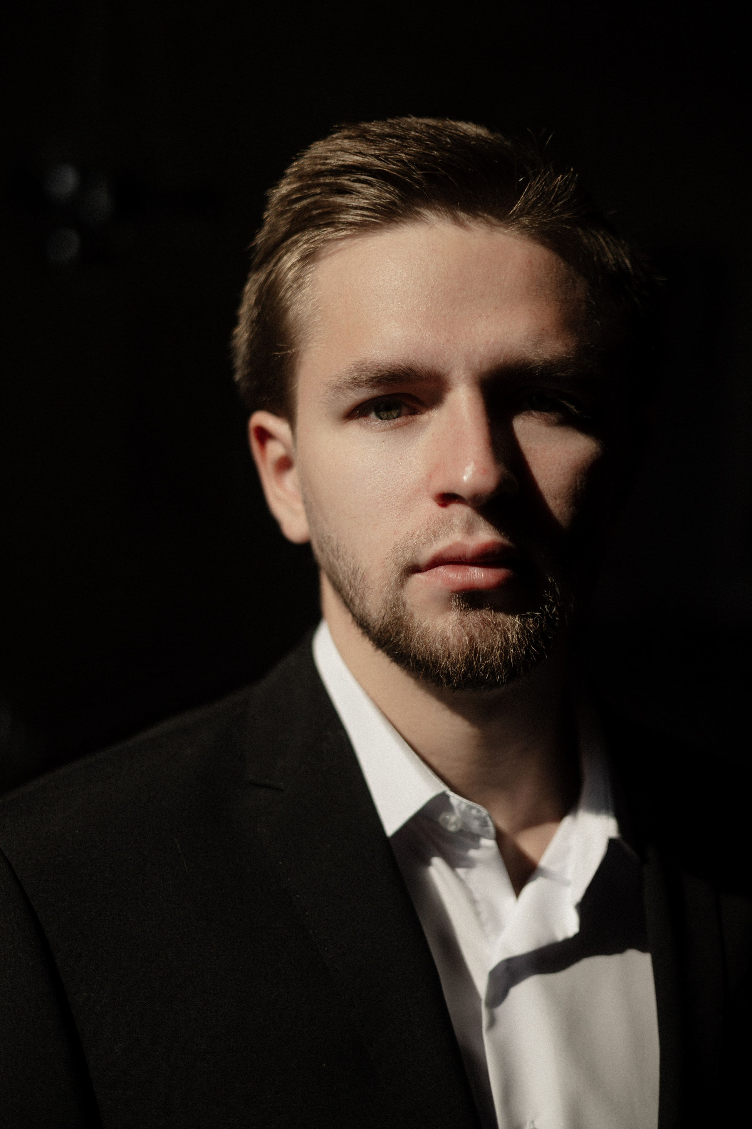 Арина и Дима. Сборы, роспись и прогулка. Свадебный и портретный фотограф в Москве Анастасия Масюк