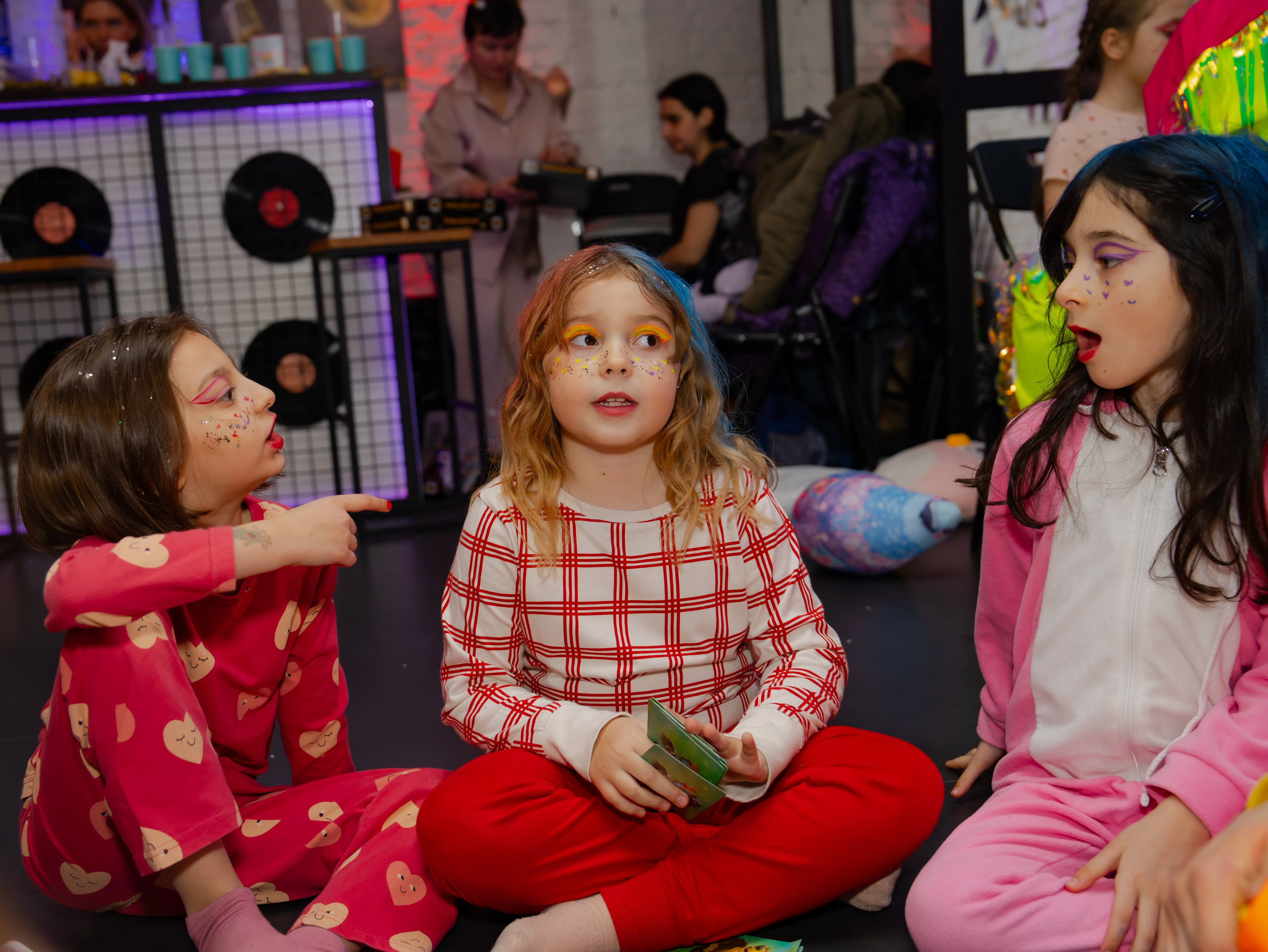 Битва подушками. Крамер Юлиана детский и семейный фотограф