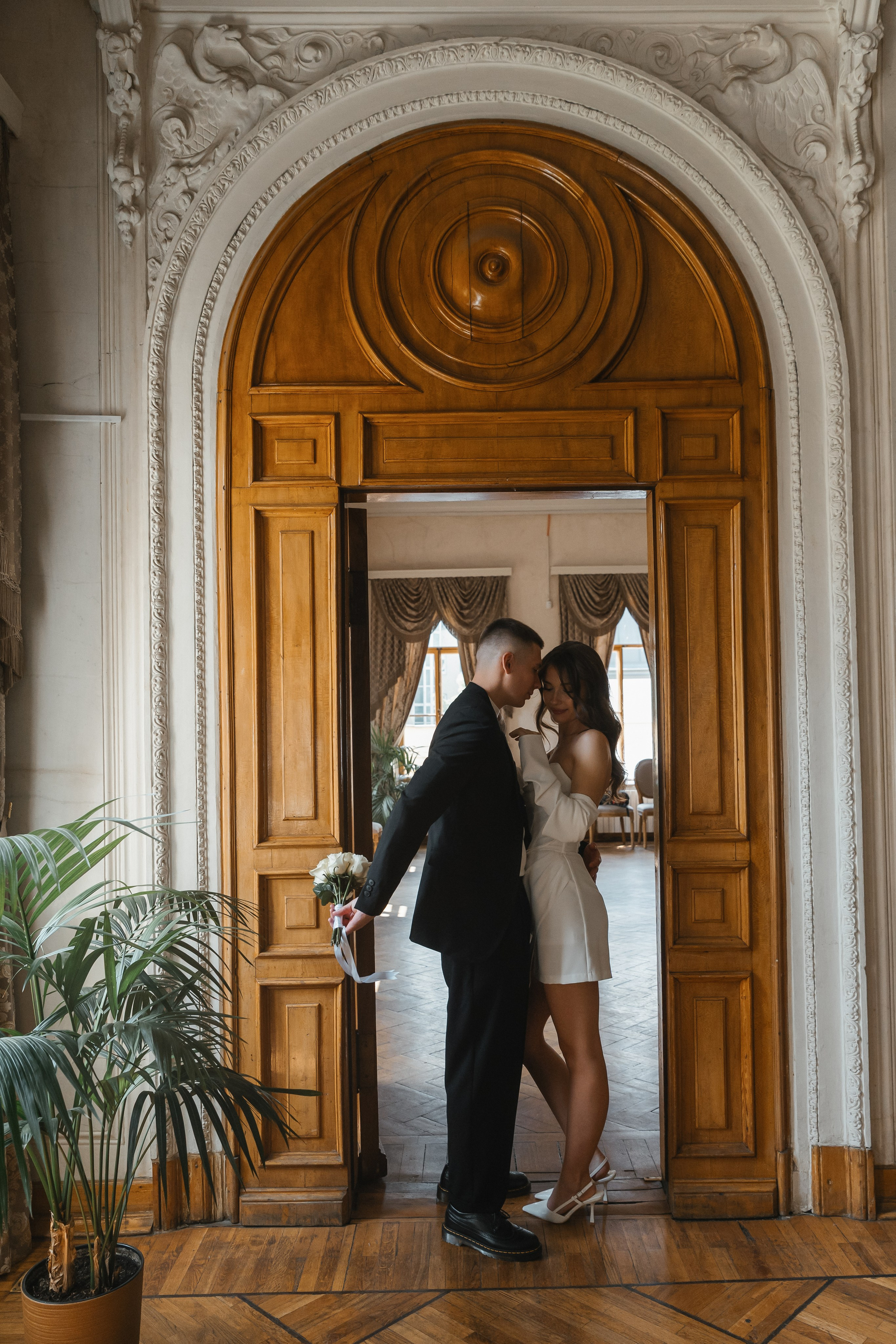 Свадебная фотосессия в Библиотеке-читальне им. А. С. Пушкина. Фотограф и видеограф Анна Домашенко