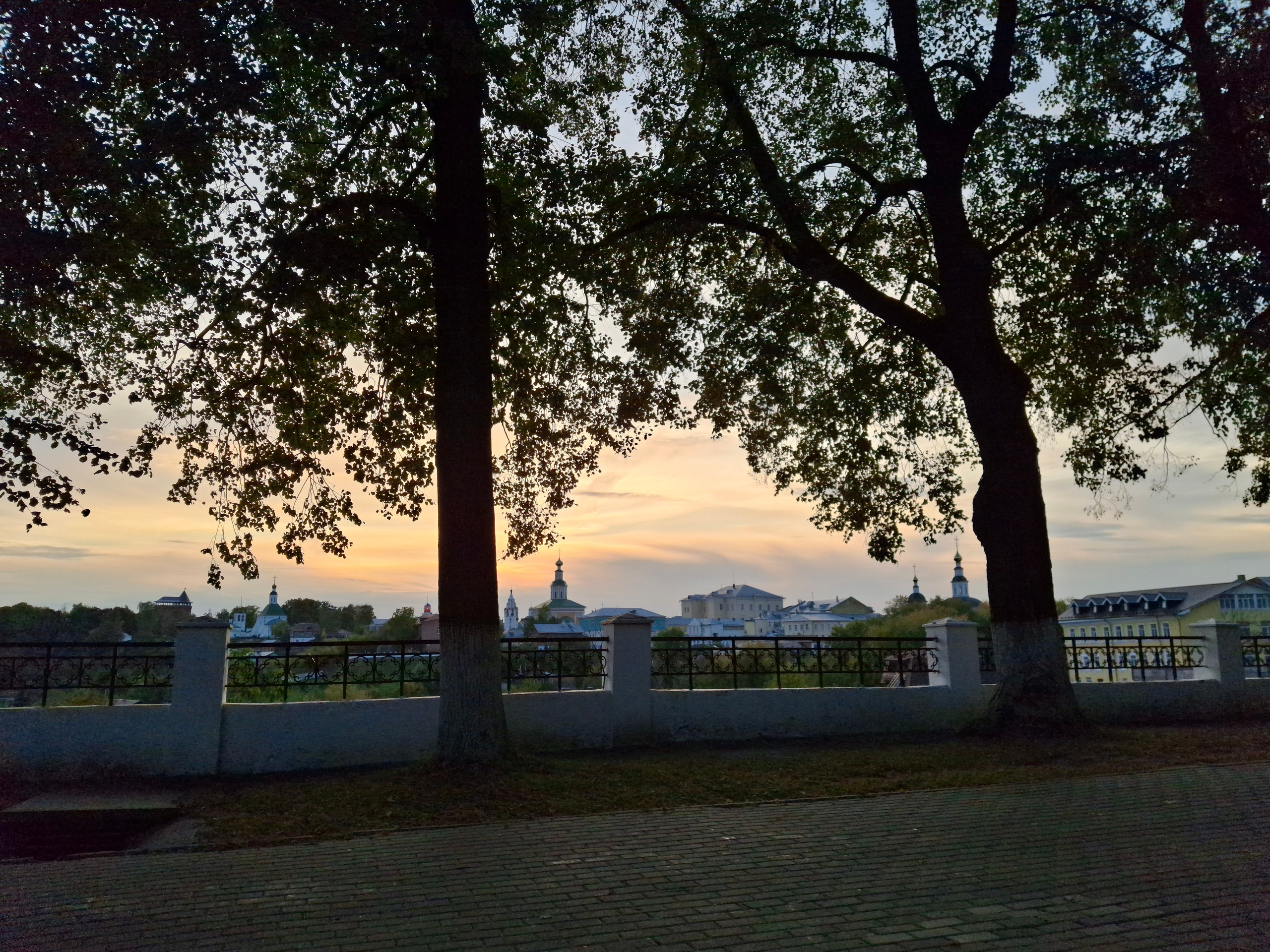 Владимир. Утро и вечер 18 сентября 2025. Игорь Жучков. Россия увиденная глазами путешествующего фотографа