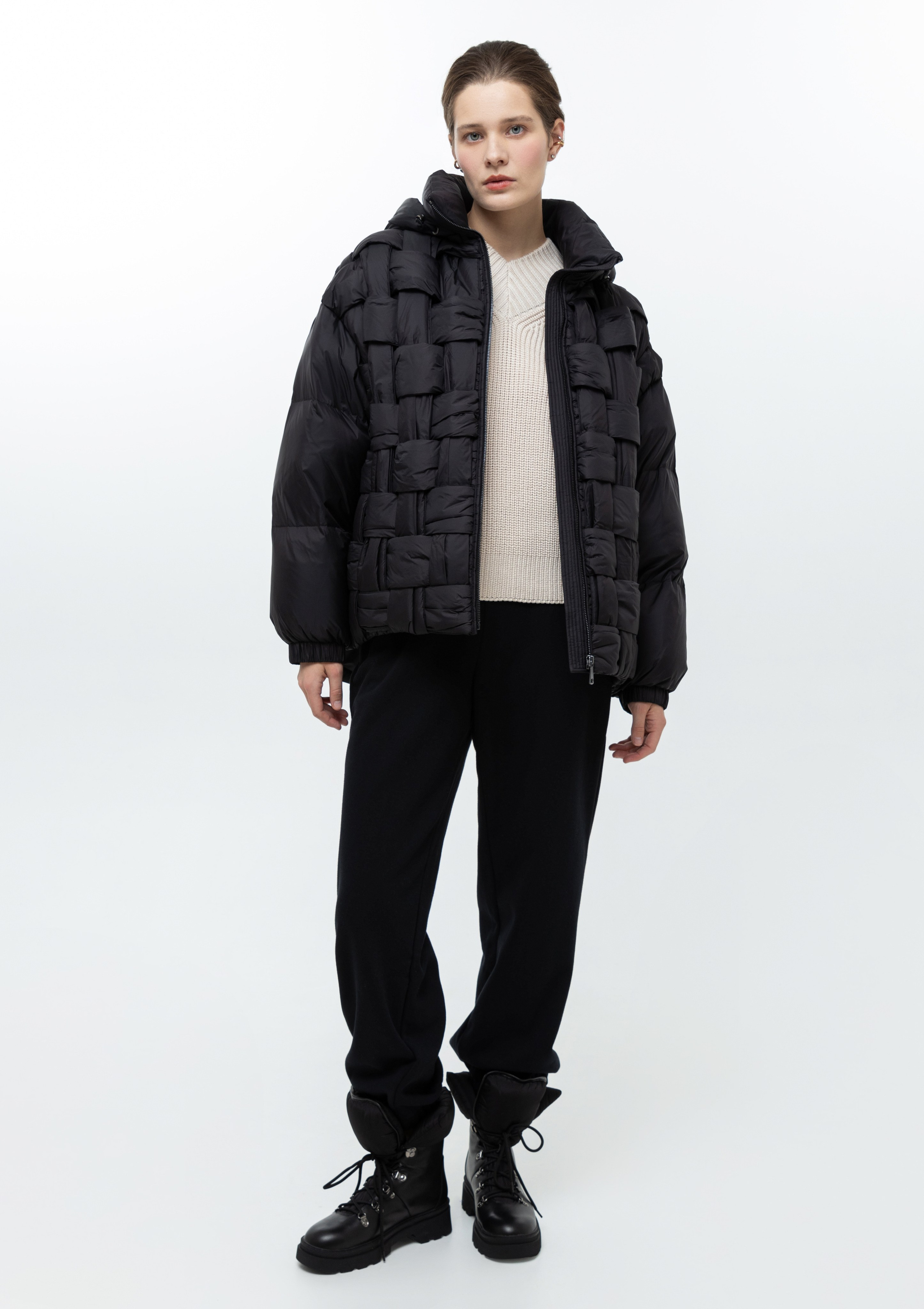 Каталог. Верхняя одежда + трикотаж бренда. 4ч,. Визажист для брендов, Фэшн продюсер Олеся Глушкова