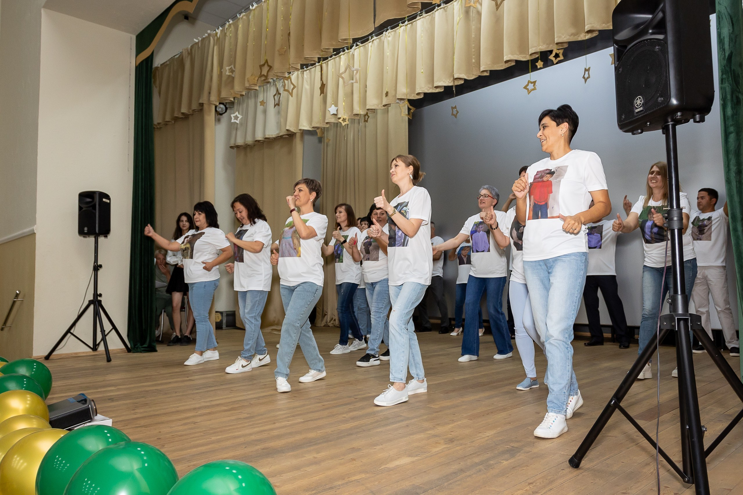 Вручение аттестата и выпускной вечер. Выпускные альбомы Майкоп, Краснодар Елена Золотарева