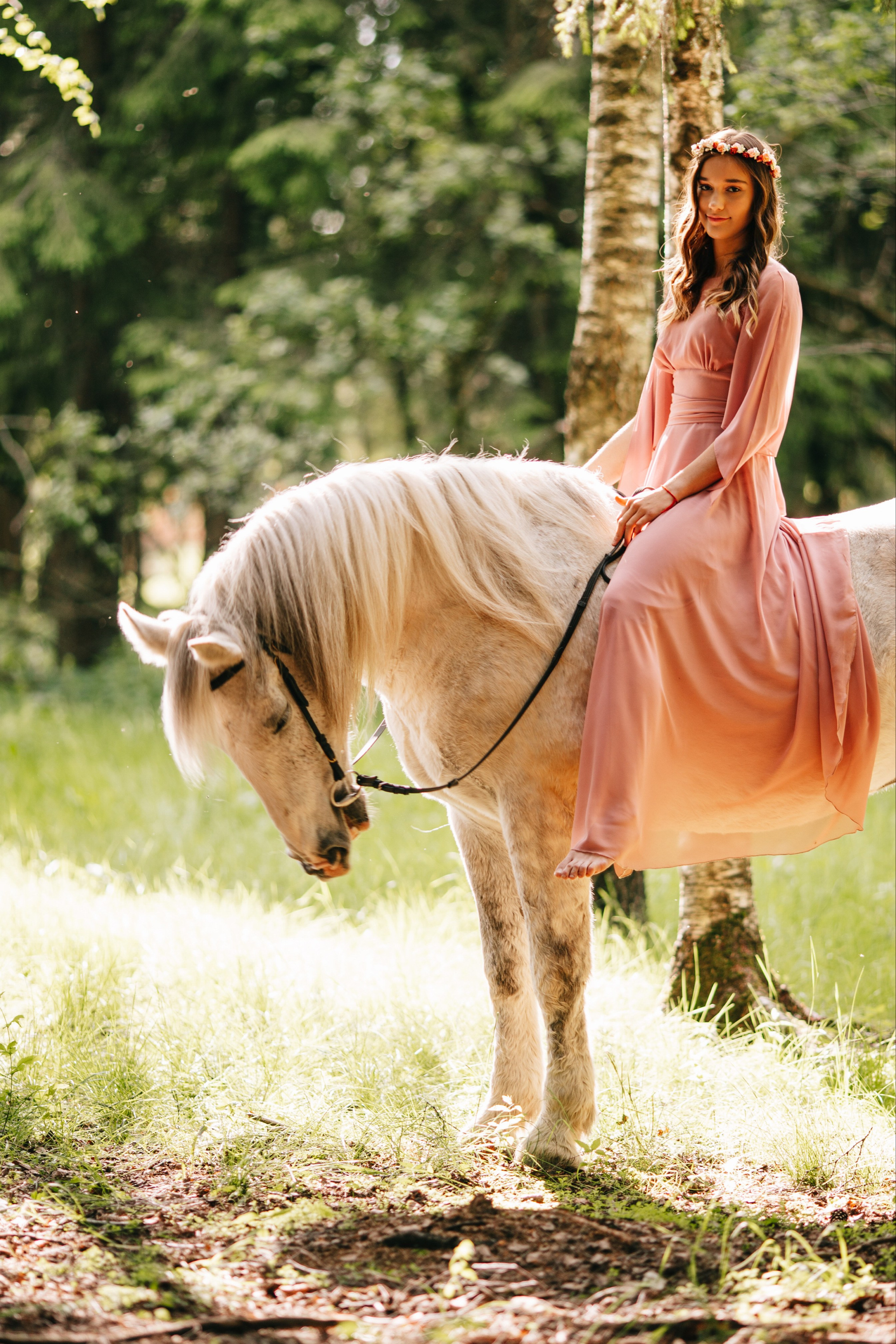 Фотосессия с лошадьми в Москве и МО, девушка в платье. Фотосессии с лошадьми