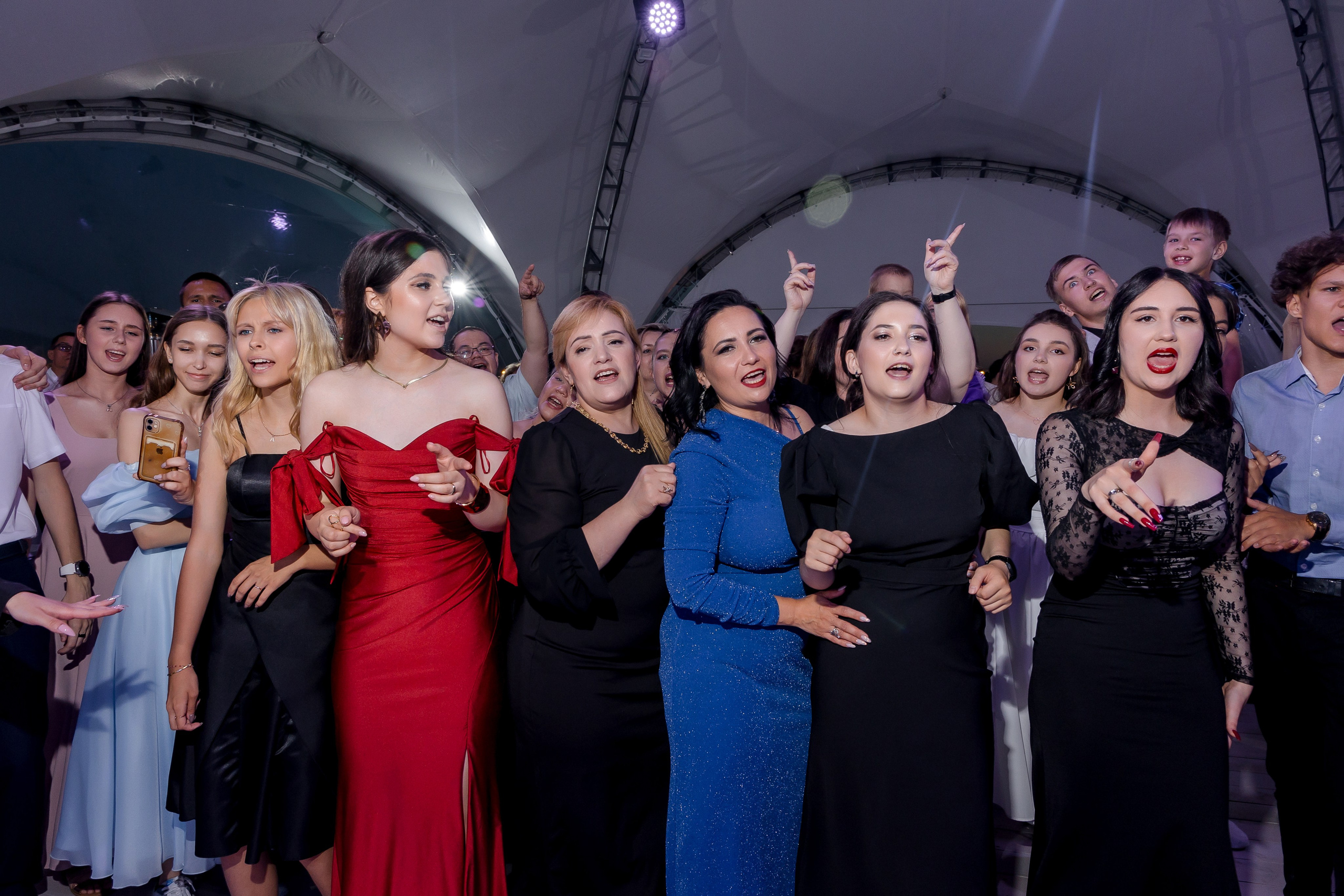 ВЫПУСКНОЙ White Place — Гимназия 52. Свадебный и семейный фотограф Динар Гильмутдинов