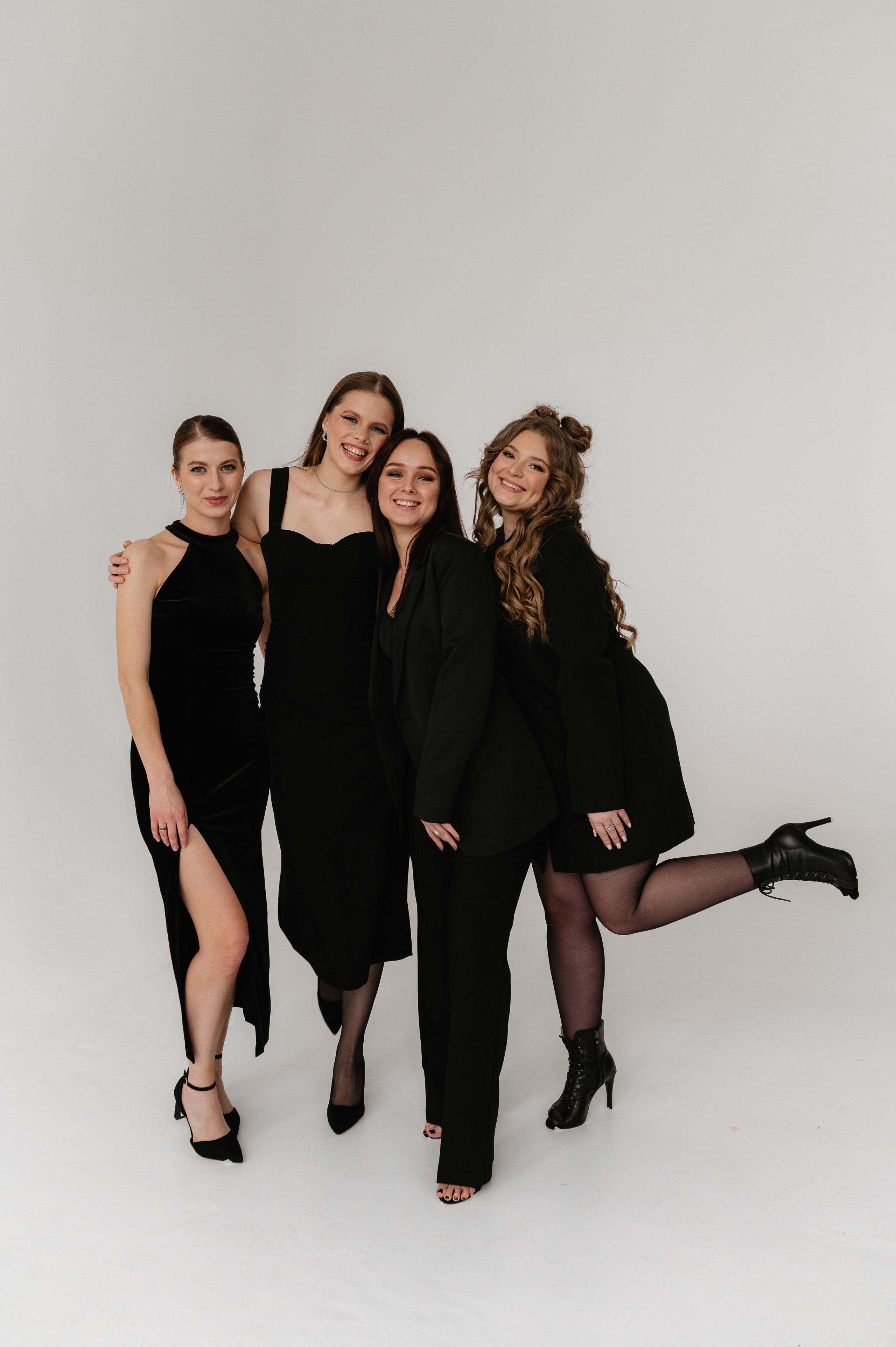 День рождения, в студии. Главная