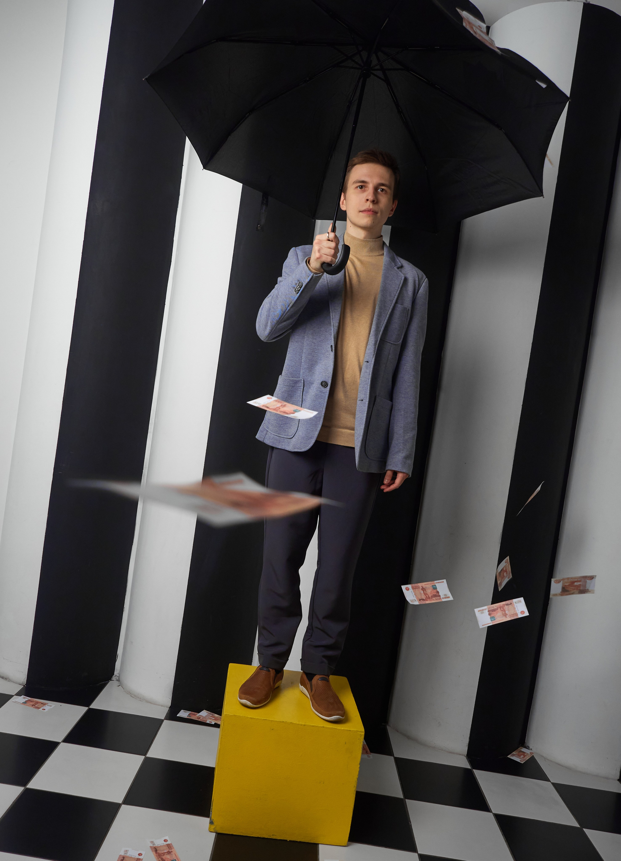 Павел (наставник коучей и комик). Главная