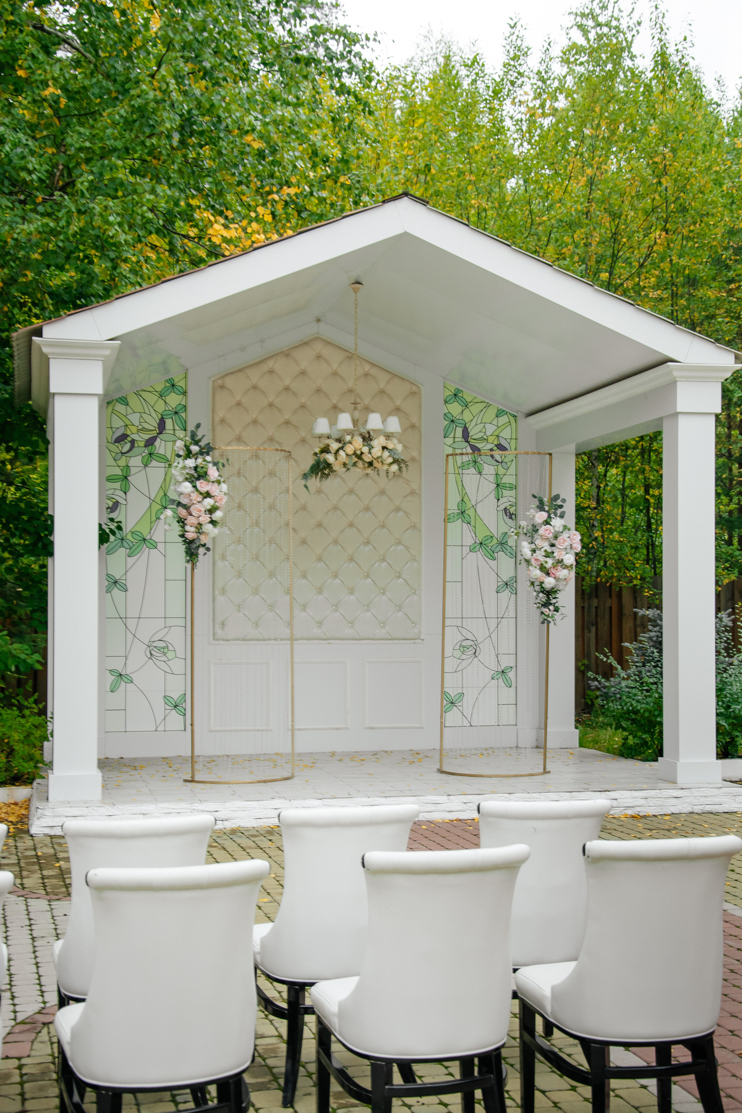 Место проведения свадебной церемонии в гостинице "Лесная"