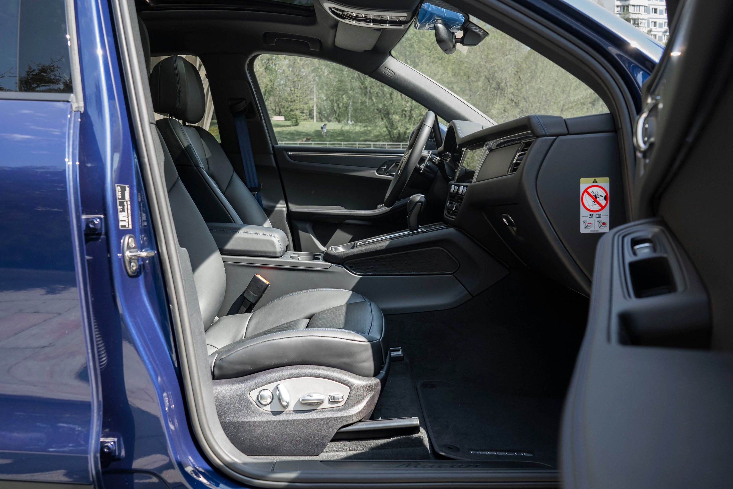 Porsche Macan. Автомобильный фотограф Ногинск Денис Городок