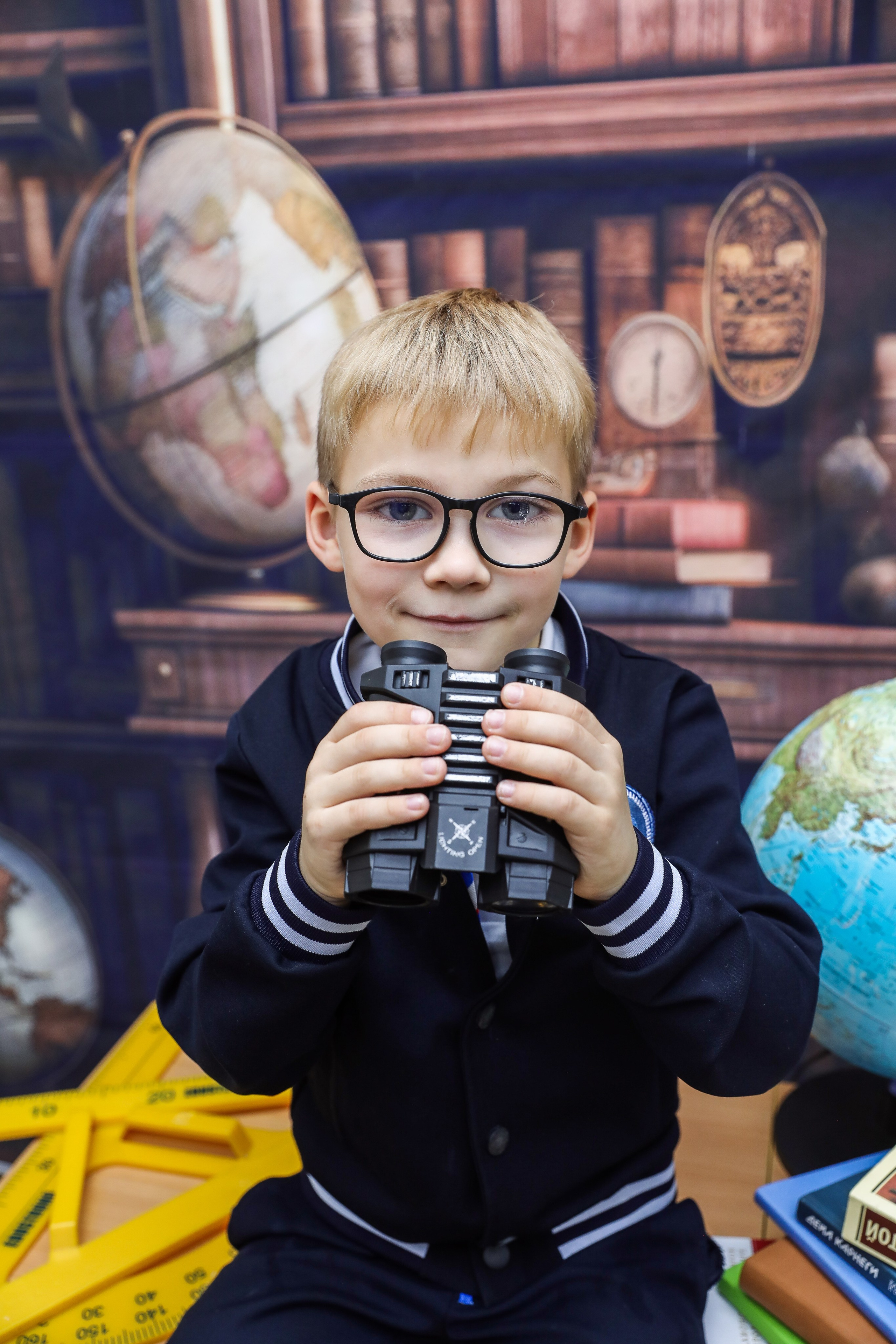 ЛИЦЕЙ ИСТЭК. Photographer Viktoriya Markushina «My world throug»