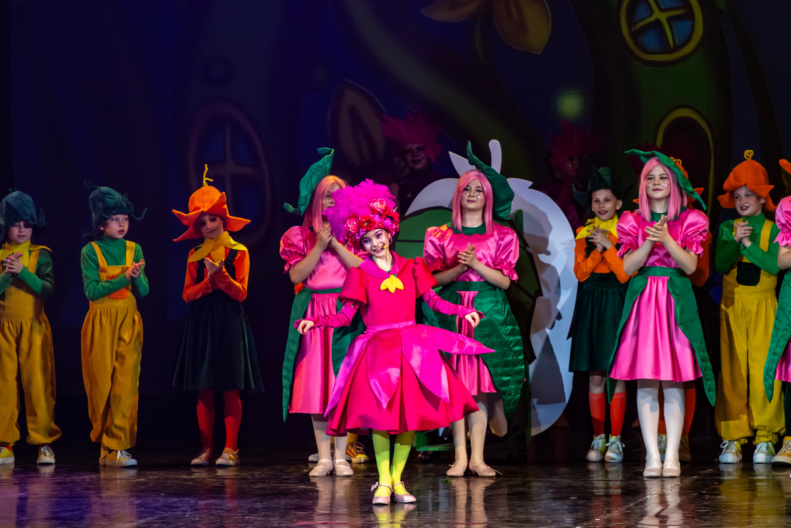Мюзикл «Незнайка в царстве малюток» премьера Сочи солнышки и Сочи Соло. Фотограф в Сочи Юрий Шептаев