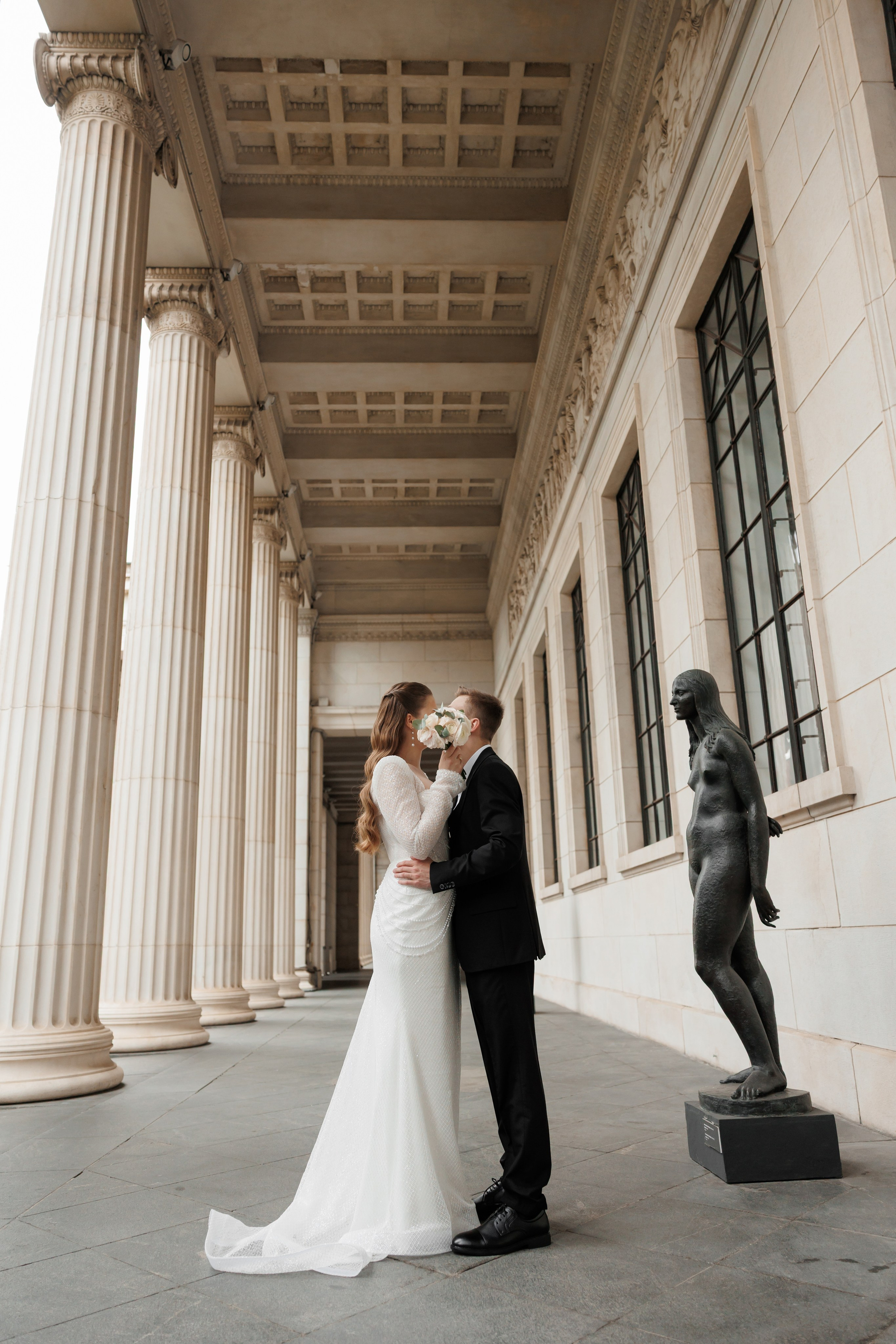Фотосессия у Пушкинского музей. Свадебный и репортажный фотограф (Москва, Королев и другие)