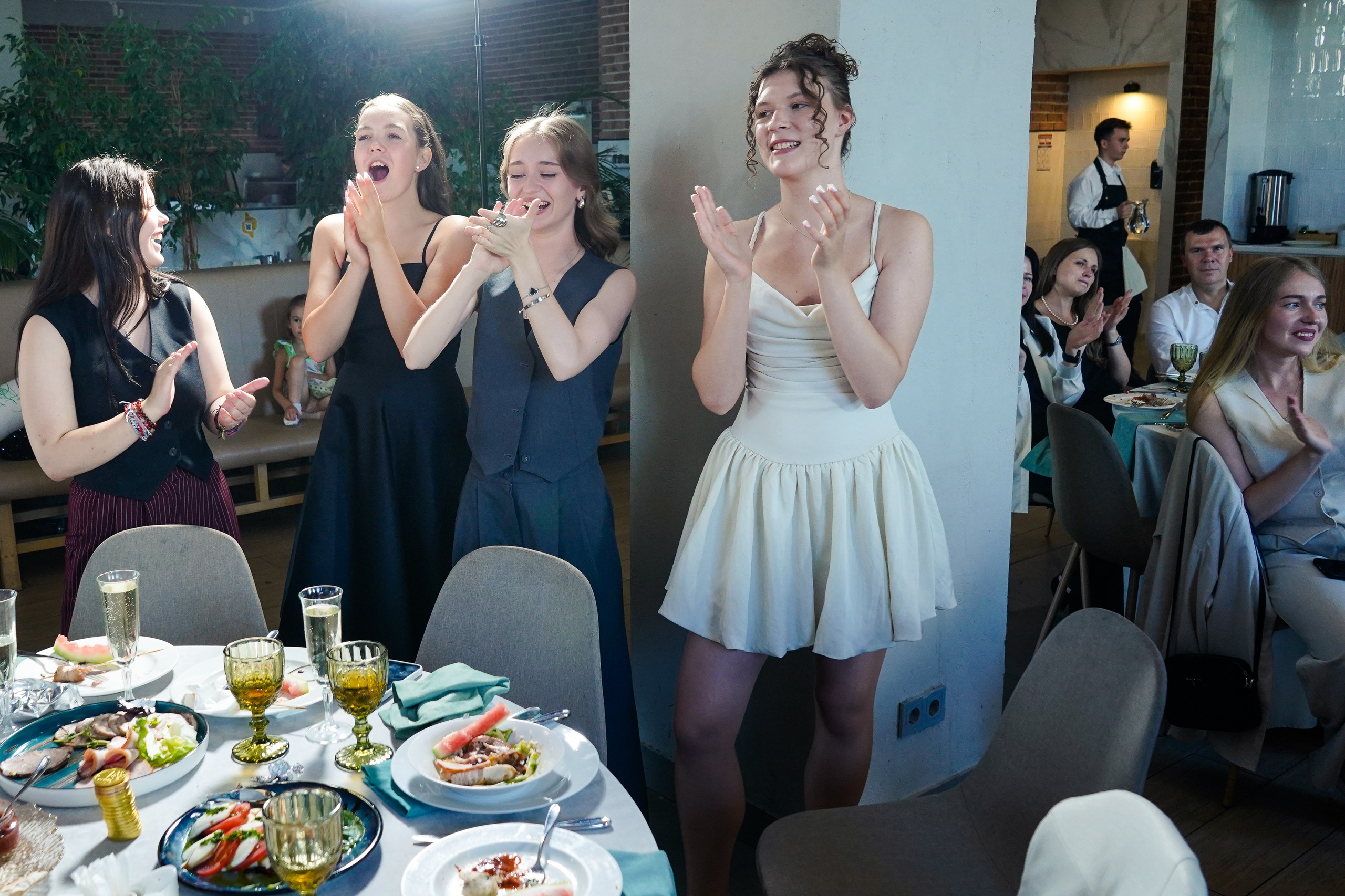 Выпускной вечер, гимназия № 40, 9 класс. Семейный и портретный фотограф в Екатеринбурге Анна Лобанова