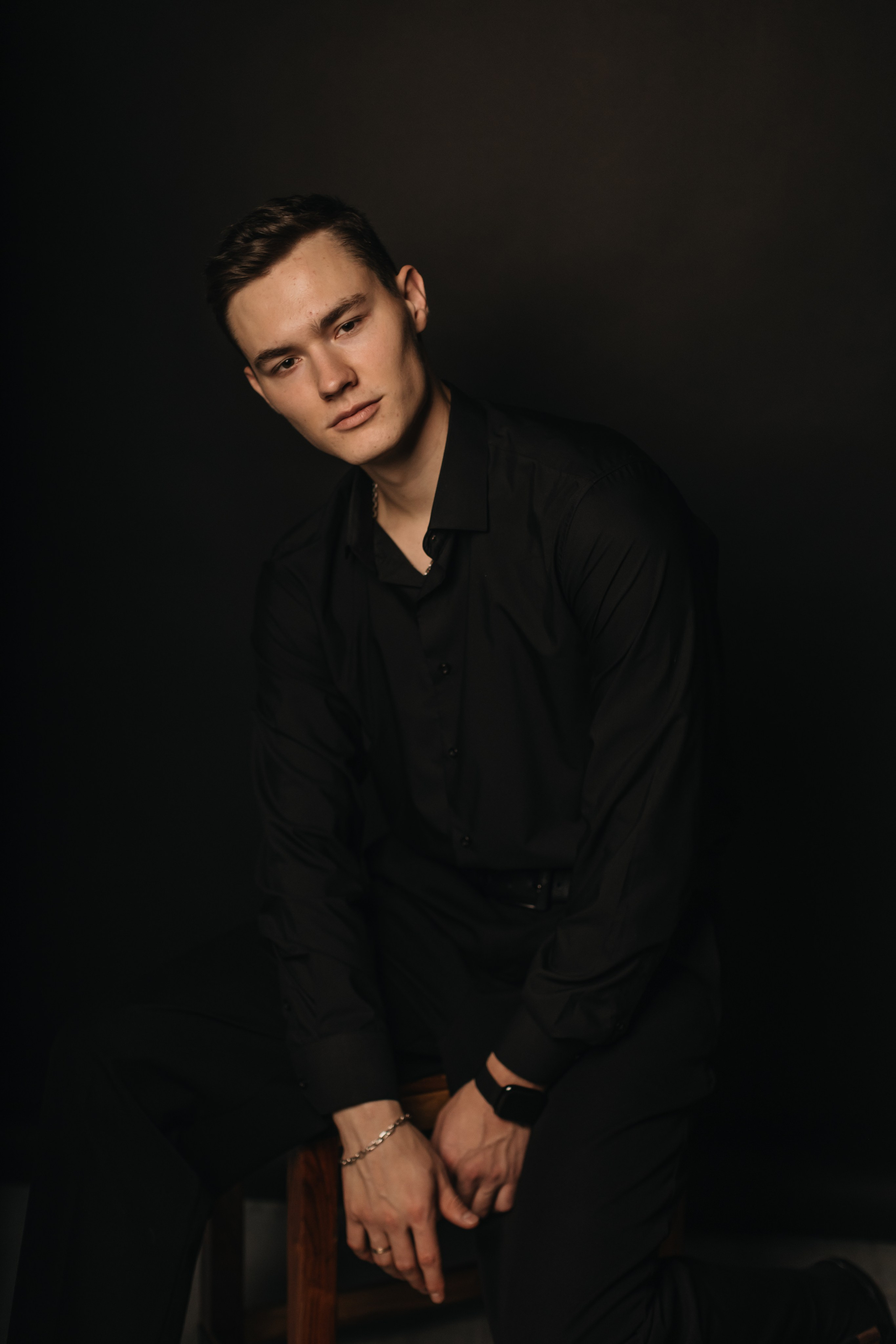 Ведущий Александр Савочкин