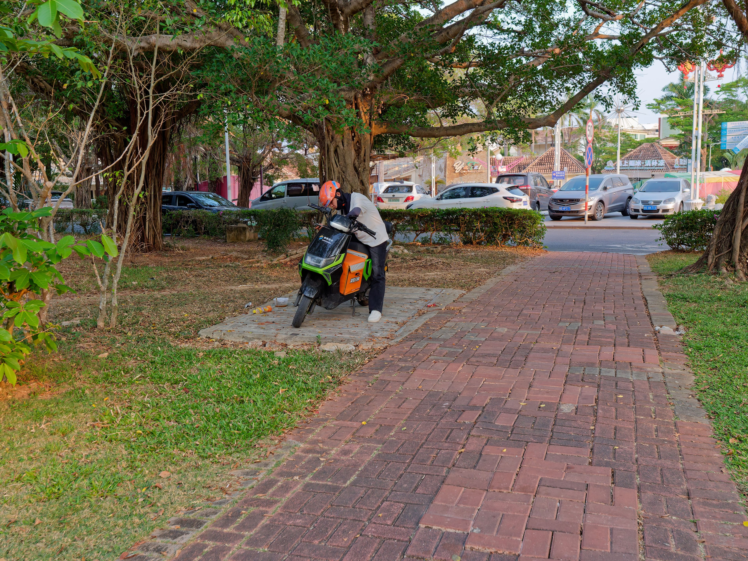 Хайнань 2026, улицы Ялунвань и Саньи. Фотопрогулки по Миру