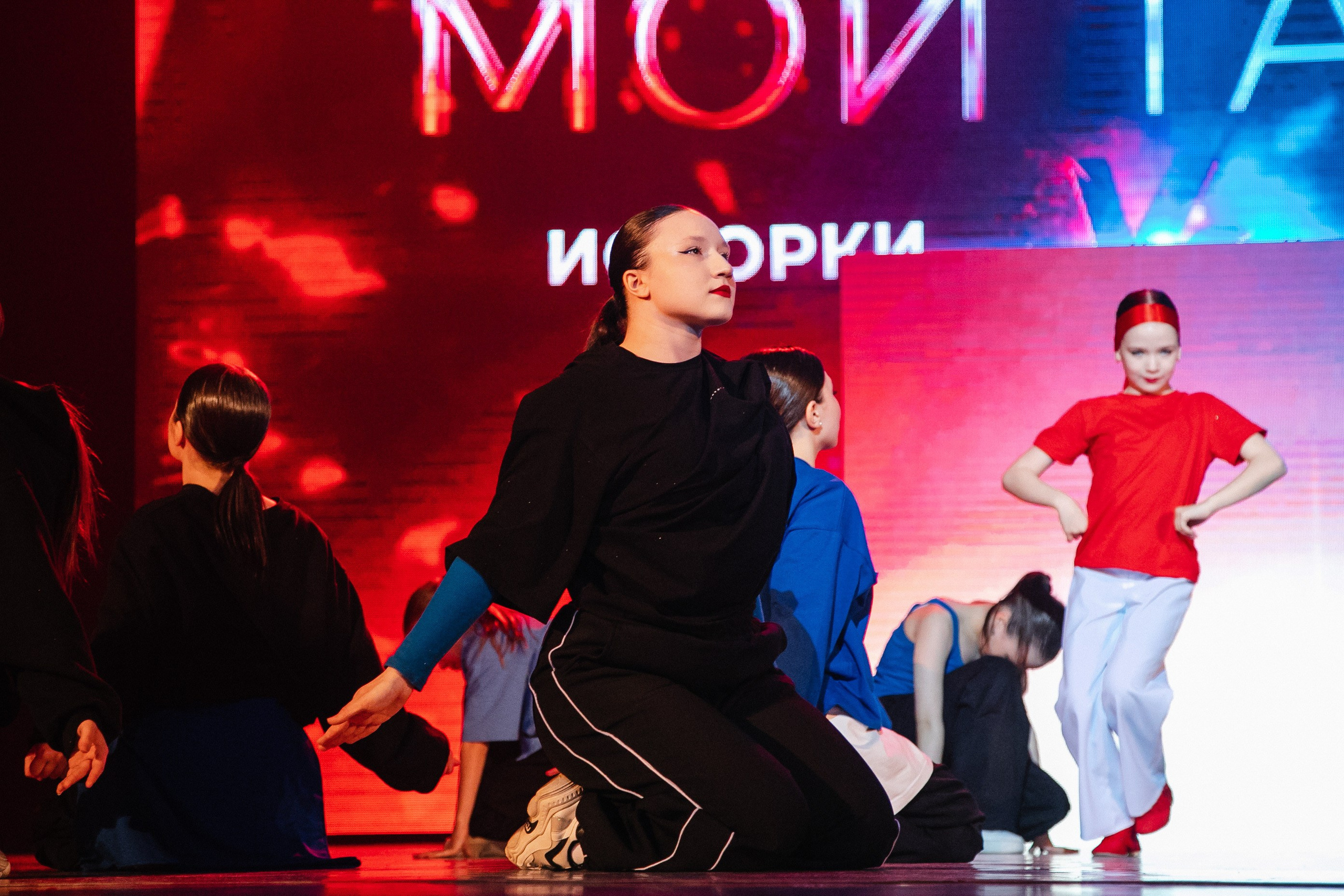 Отчетный концерт Dazz Crew & Искорки 2024. Роман Урумбаев фотограф Нижневартовск