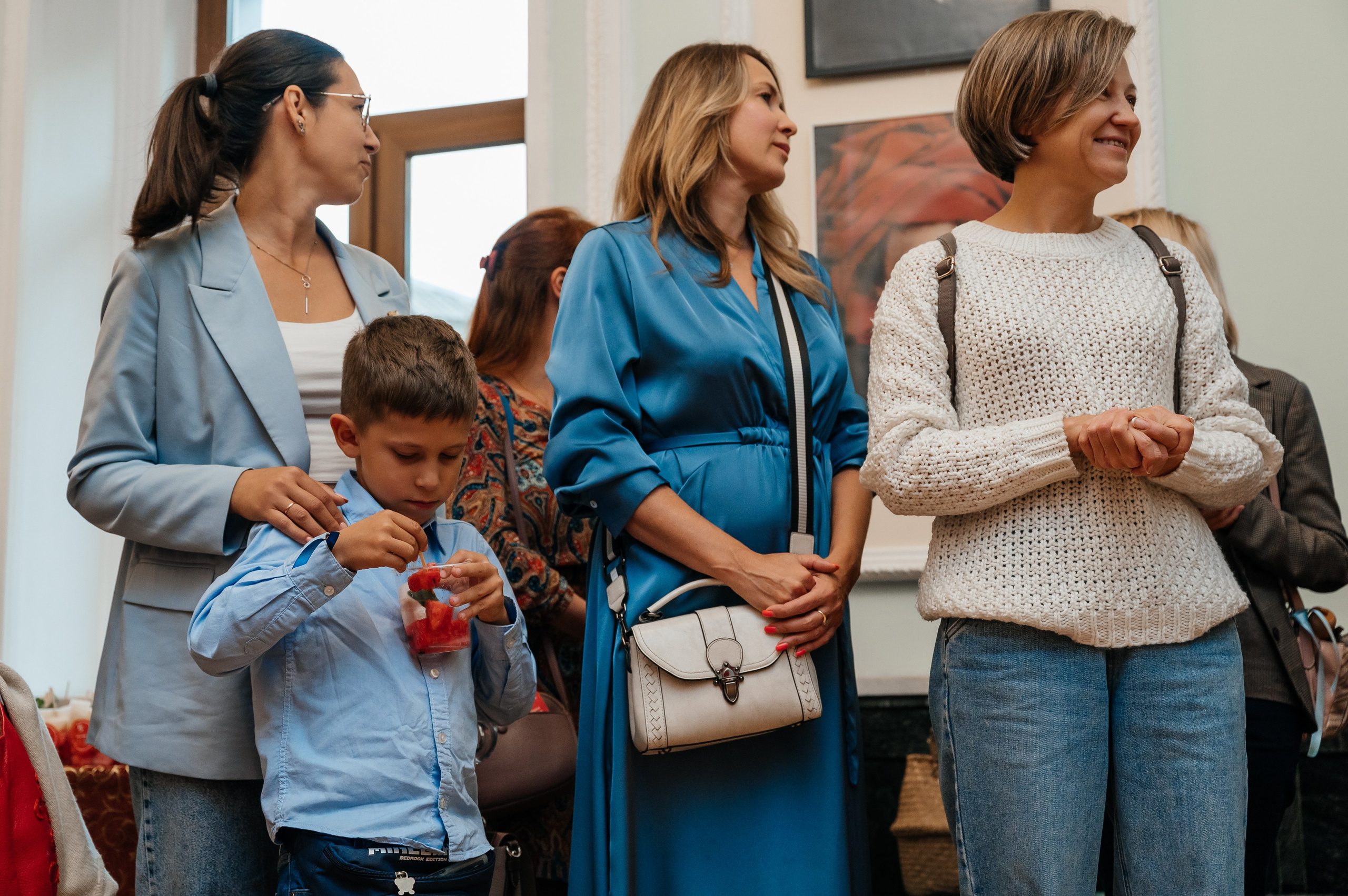 Открытие выставки Кати Васильевой в Молодежном театре. Wedding and family photographer USA