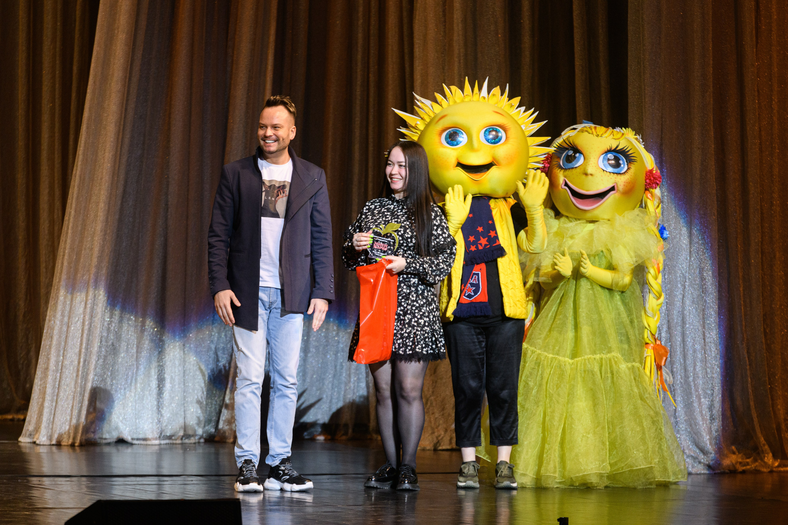 23 апреля, часть 1, БКЗ Октябрьский, г. Санкт-Петербург. Золотое яблочко