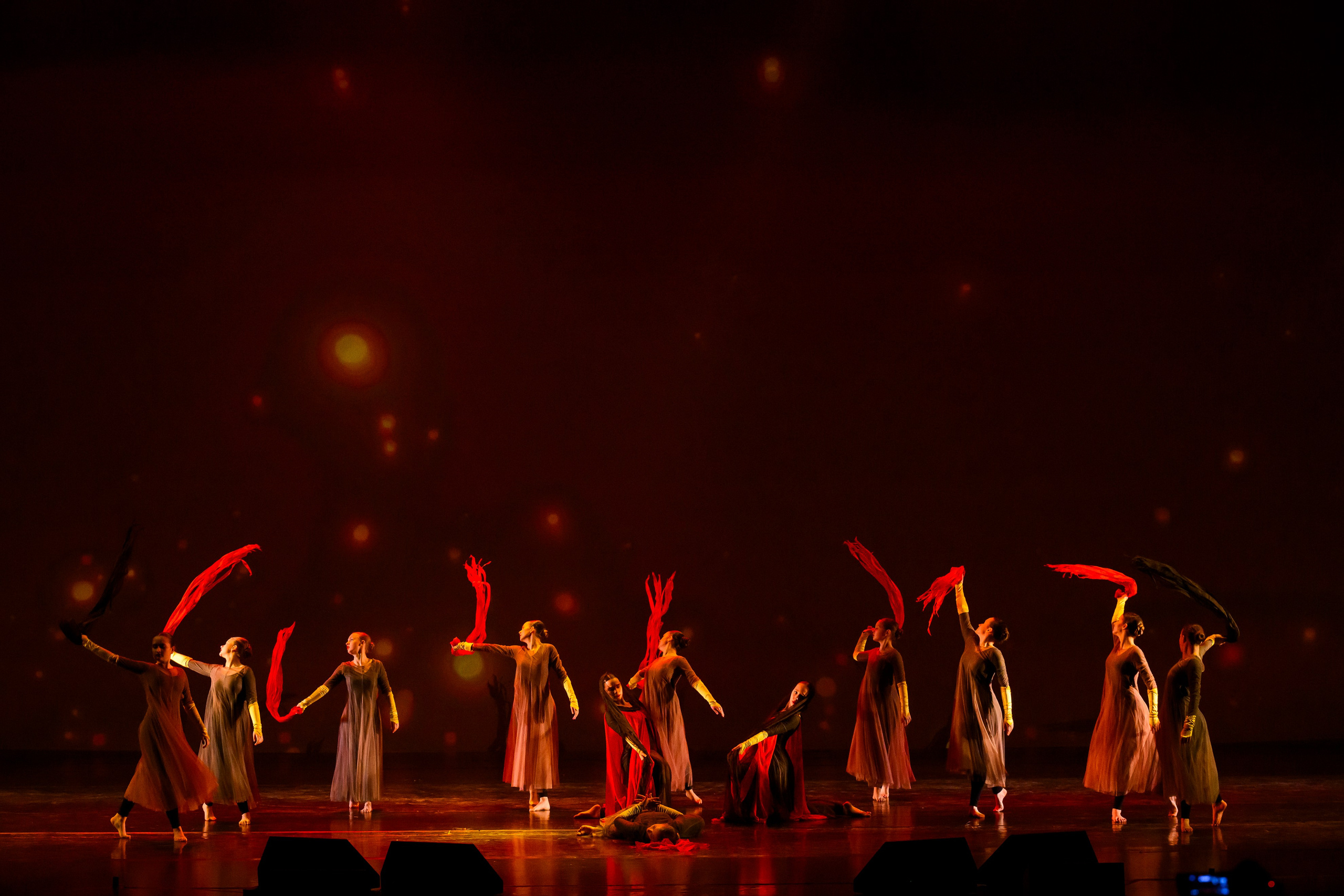 23 апреля, часть 1, БКЗ Октябрьский, г. Санкт-Петербург. Золотое яблочко