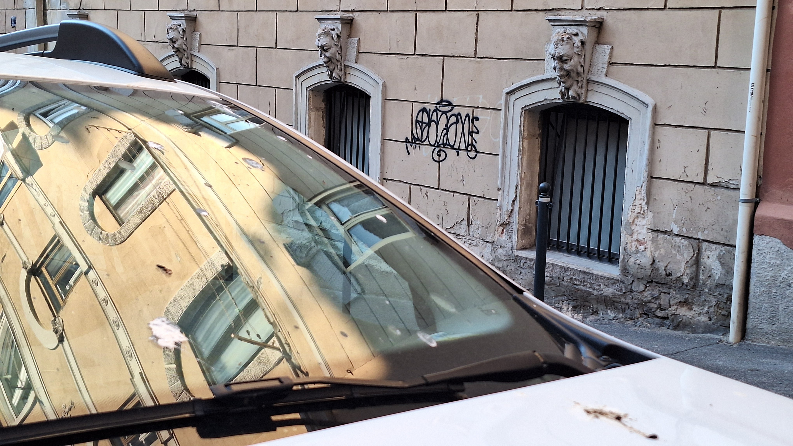 Riflessi. Fotografo Alina Imanbaeva Trieste e FVG