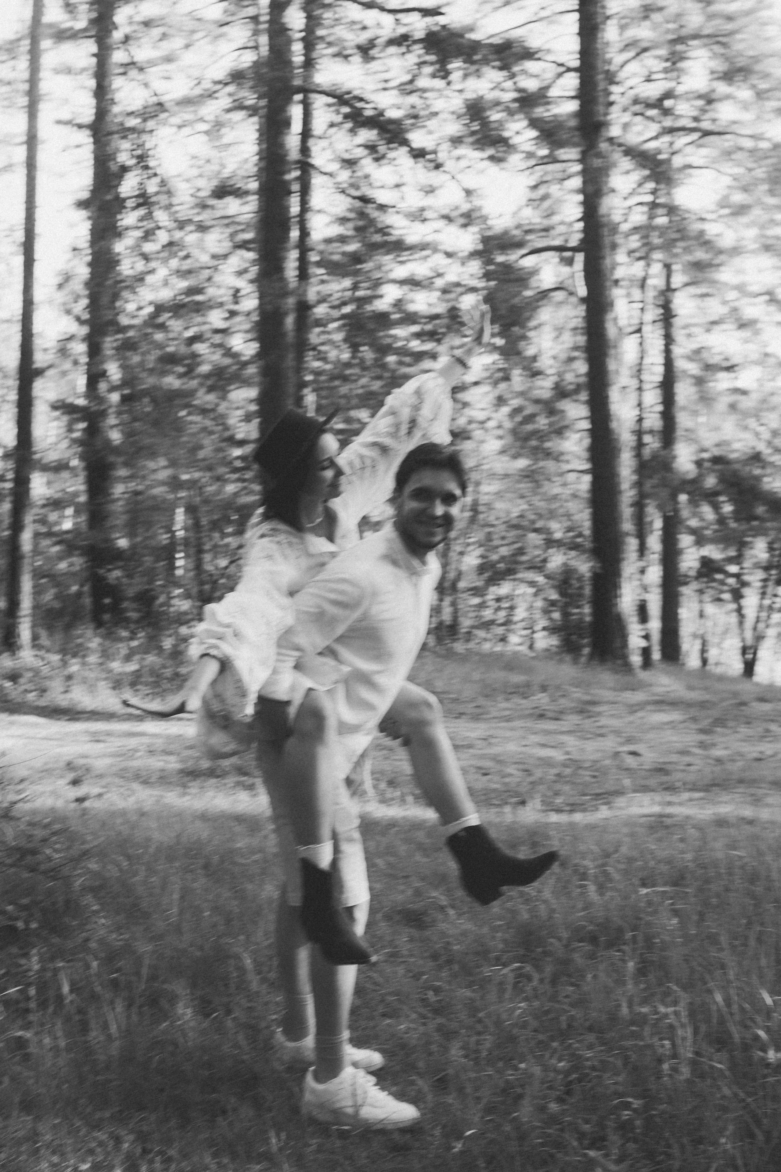 Фаниль и Вероника в лесу. Свадебный фотограф Казань