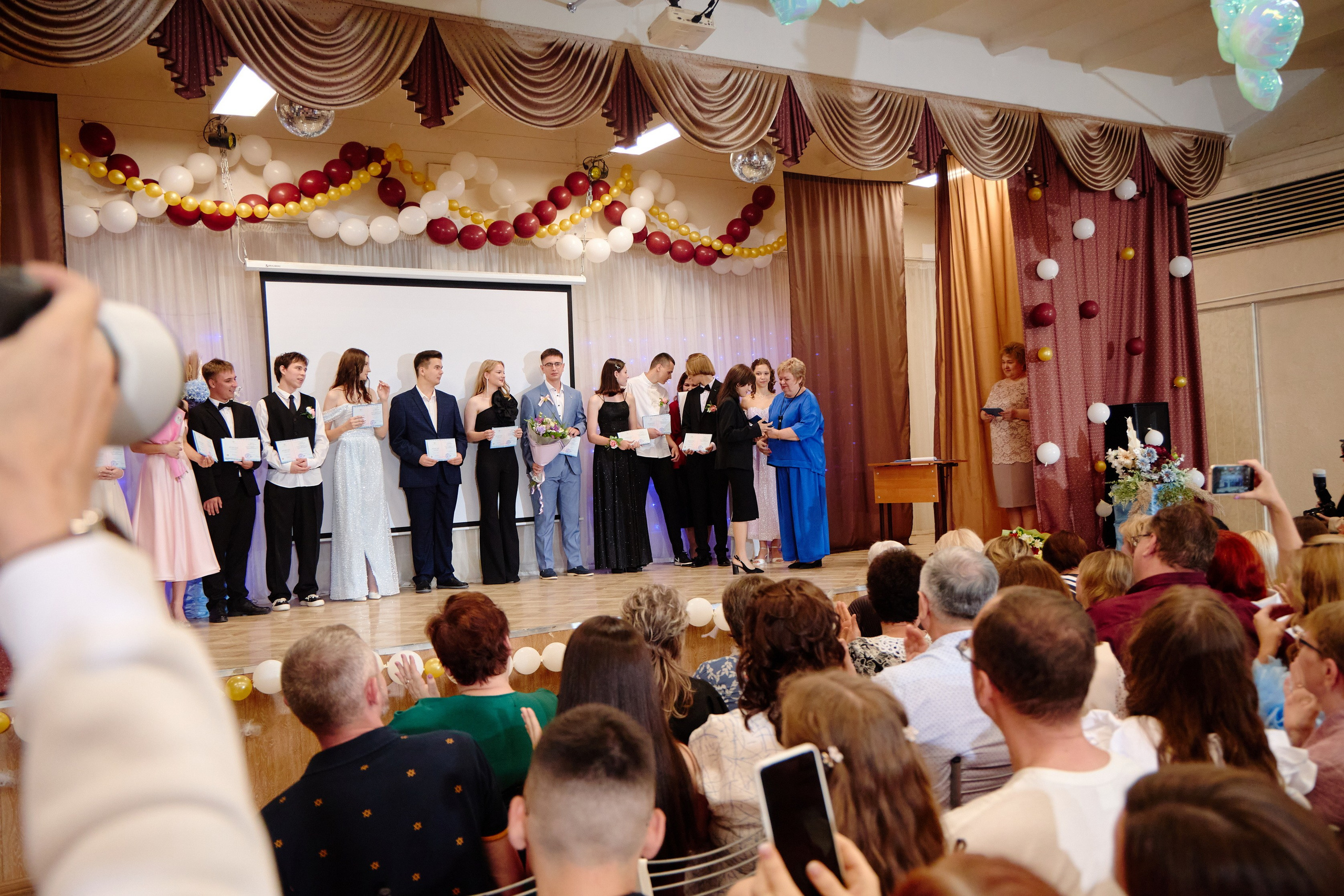 Выпускной 35 Сош. Фотограф Выпускные альбомы Таганрог Сергей Коробченко