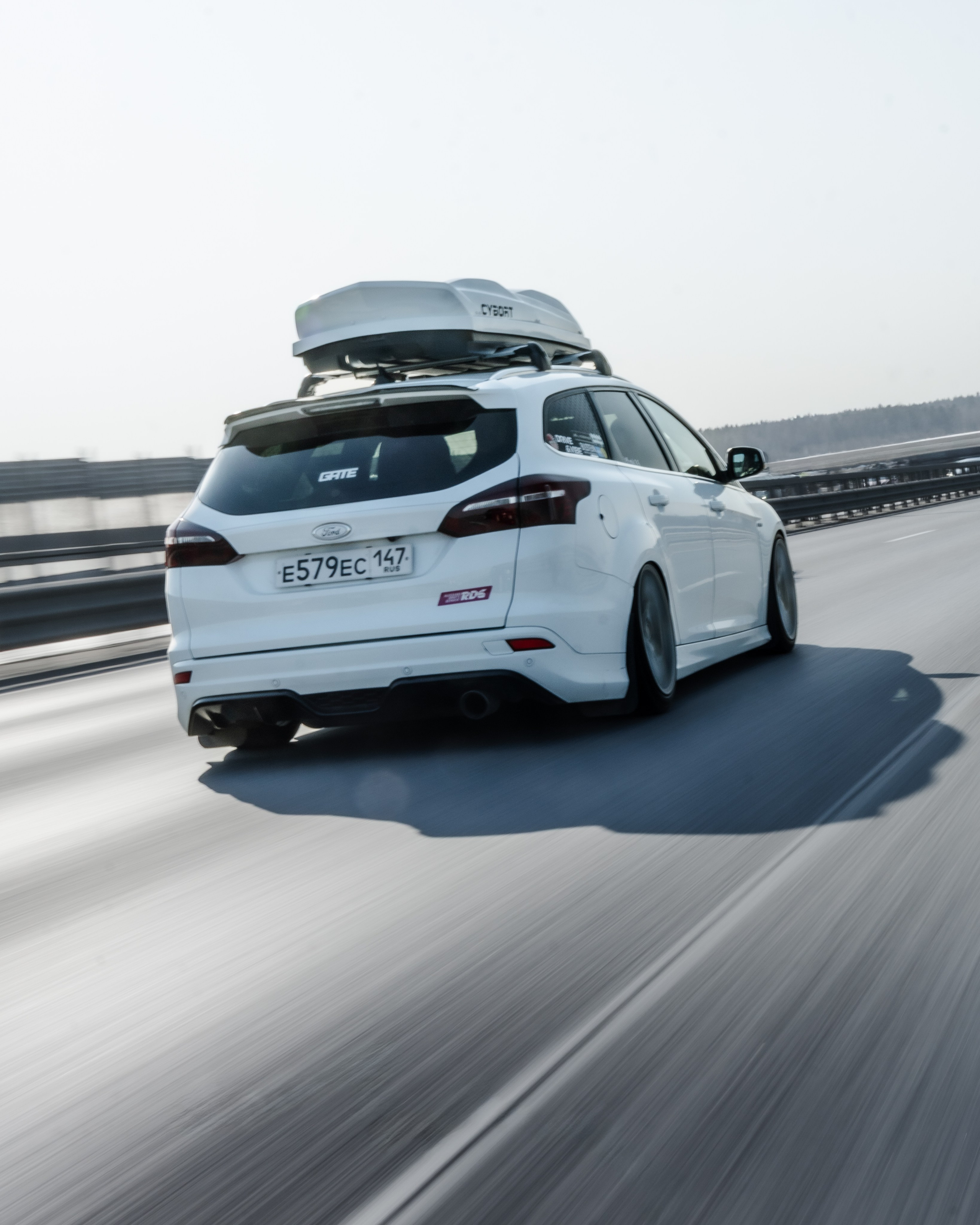 FORD FOCUS STANCE. Opasnophoto