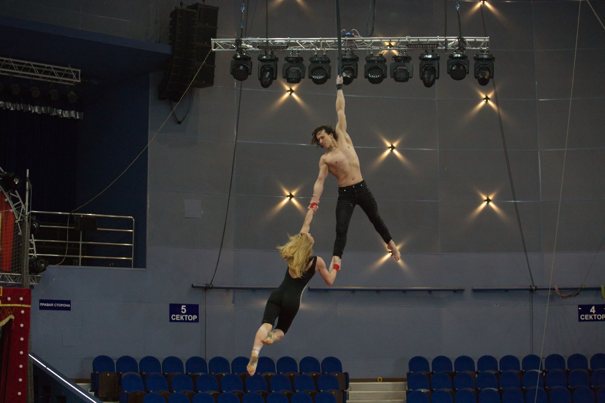 СПОРТ и ЦИРК. Портретный, свадебный, репортажный фотограф во Владивостоке Юлиана Джули Фокс