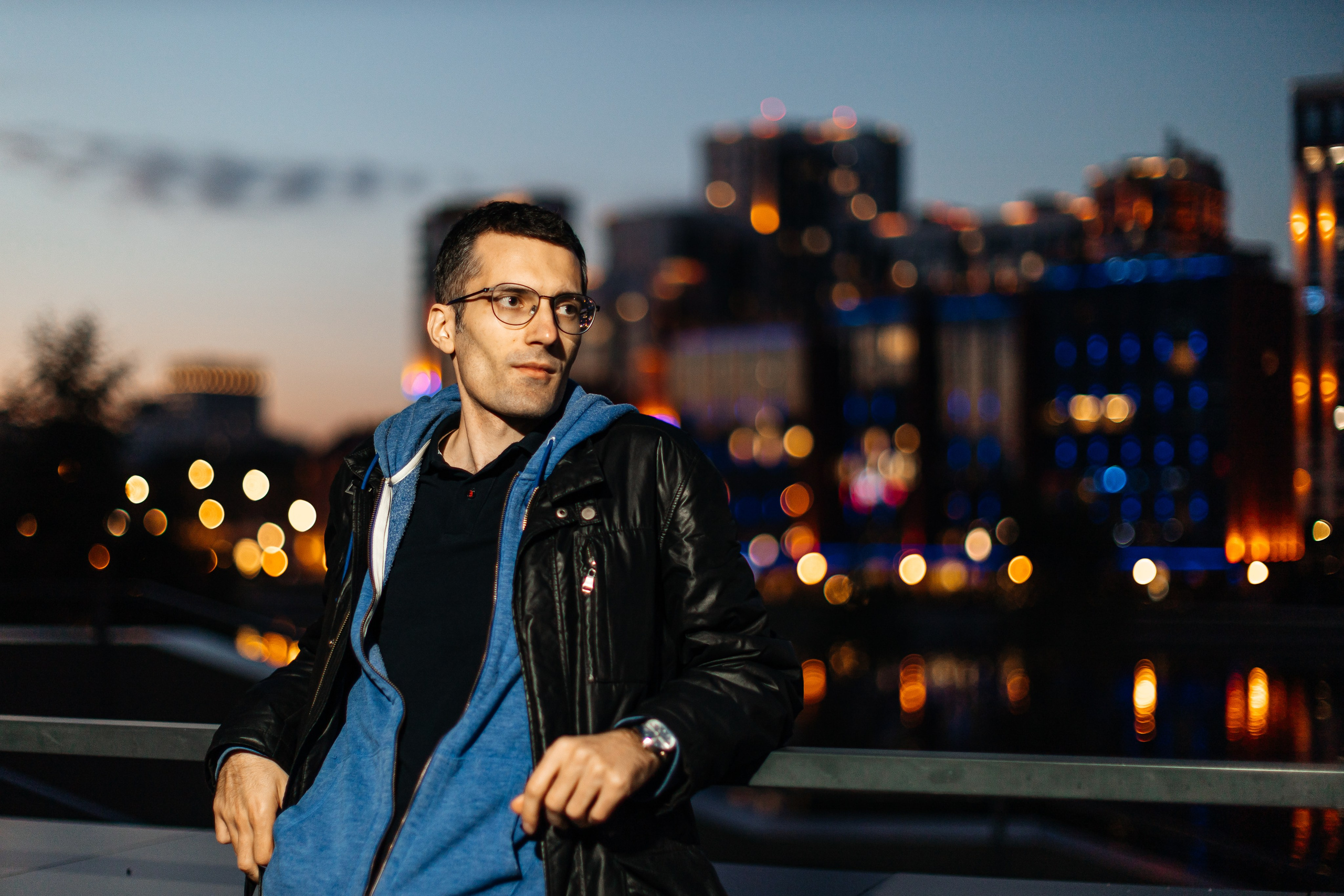 Мужской портрет, уличная фото съёмка. Александр Оношкин. Свадебный фотограф в Екатеринбурге