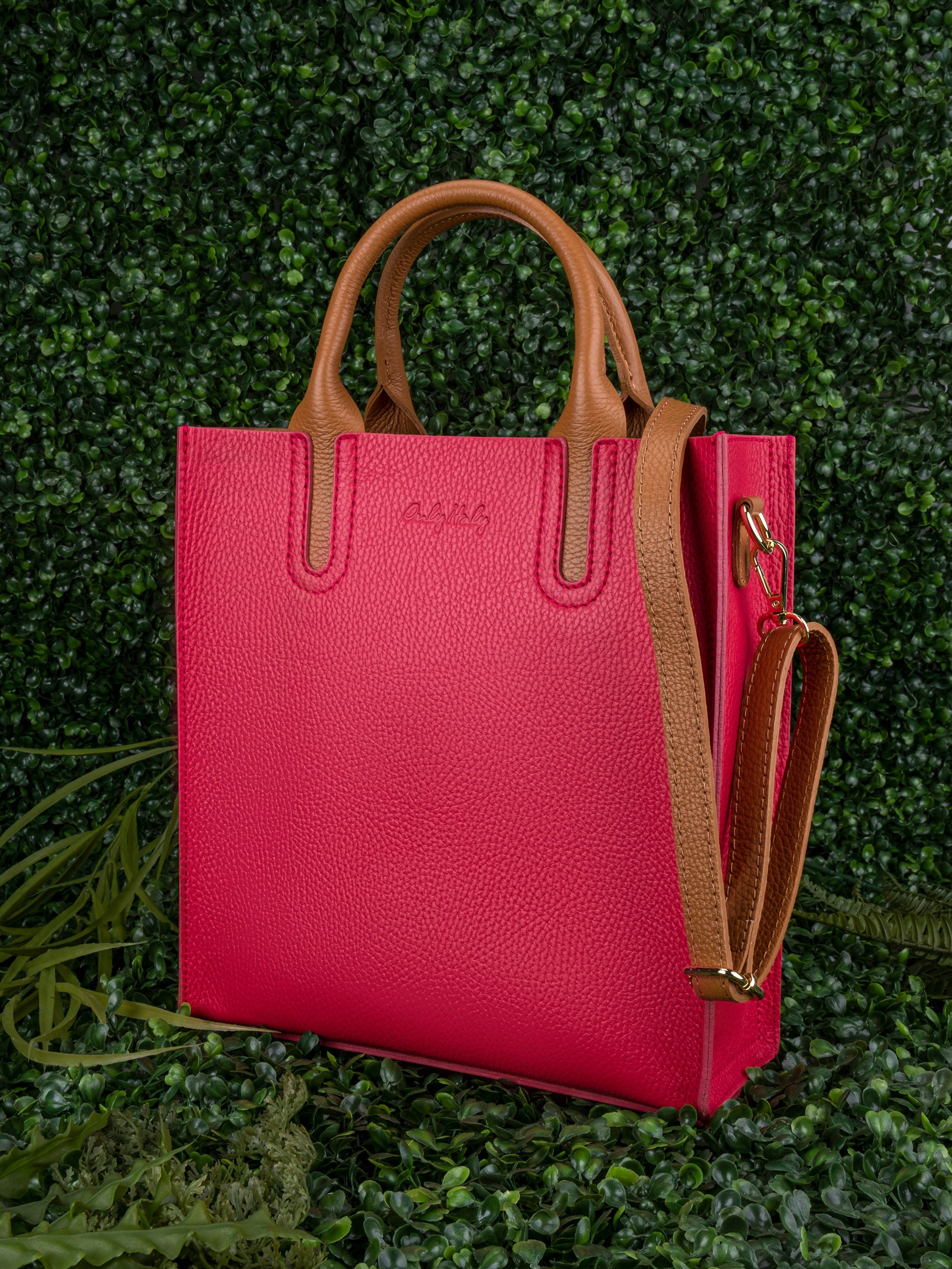 Предметная съёмка сумок для маркетплейсов. Предметный фотограф в Симферополе Антон Катунин